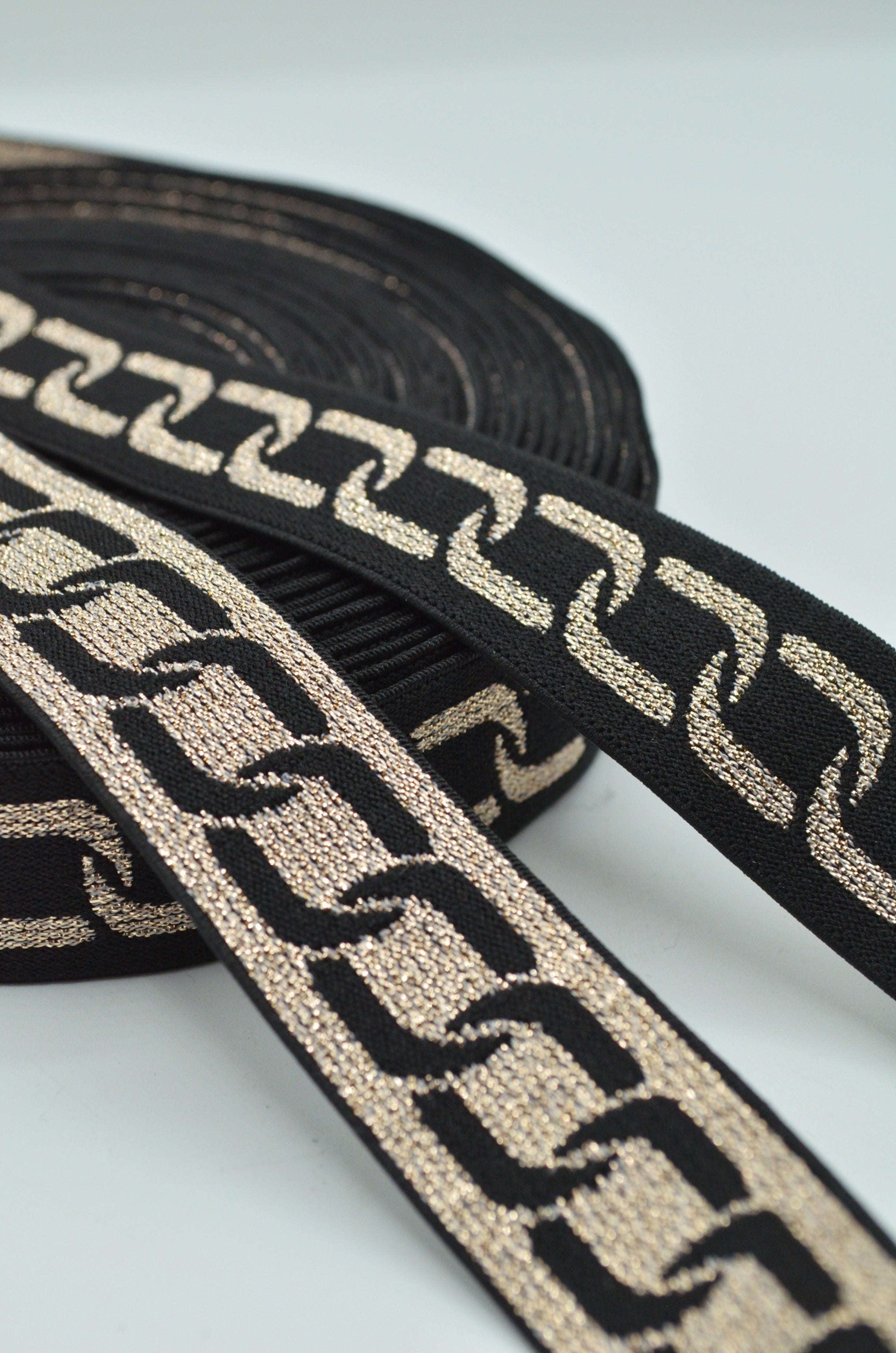 ELASTIC DECORATIV CU DOUA FETE, 25MM, NEGRU CU AURIU