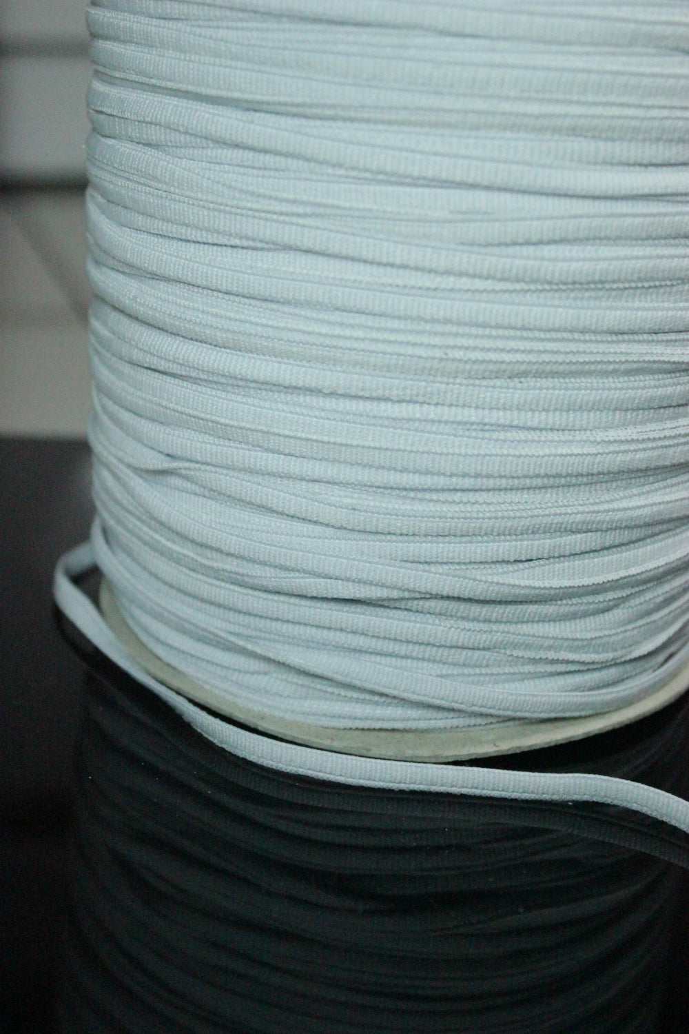 Elastic Fin Catifelat Pentru Masti,  5mm, Alb