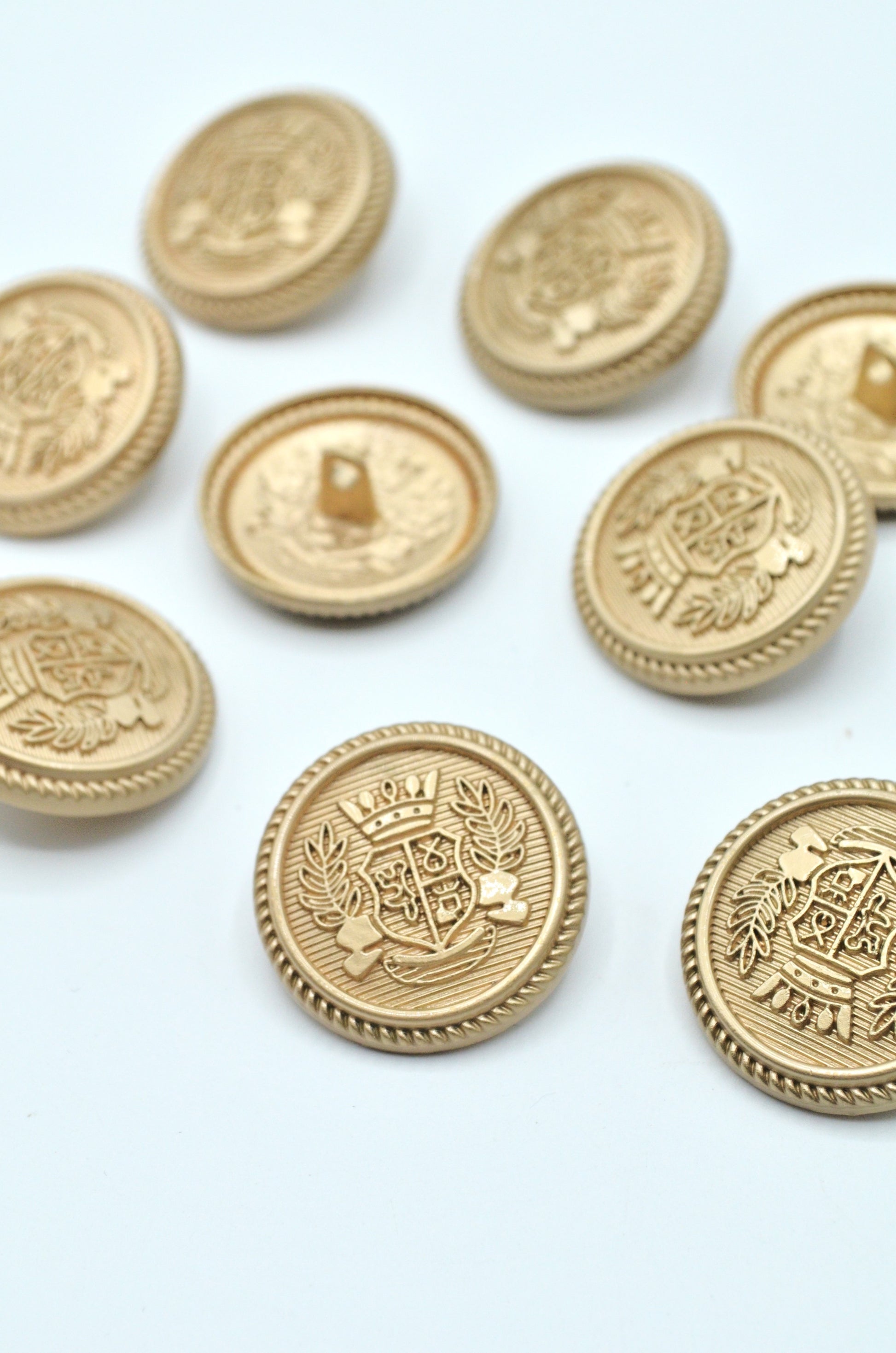 Nasturi Metalici, Auriu Deschis Mat