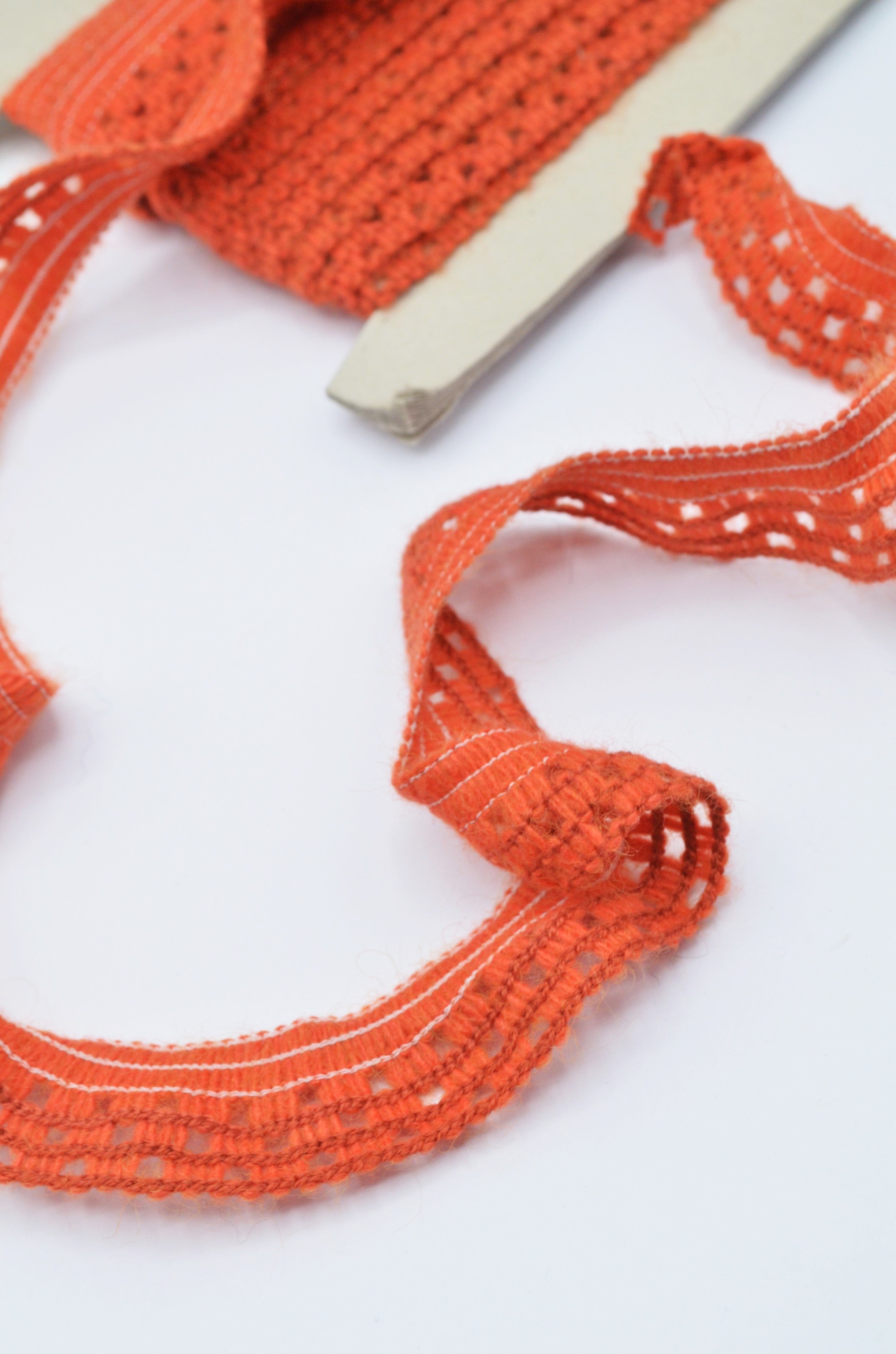 Volan Usor Elastic Din Acril, 2.70cm