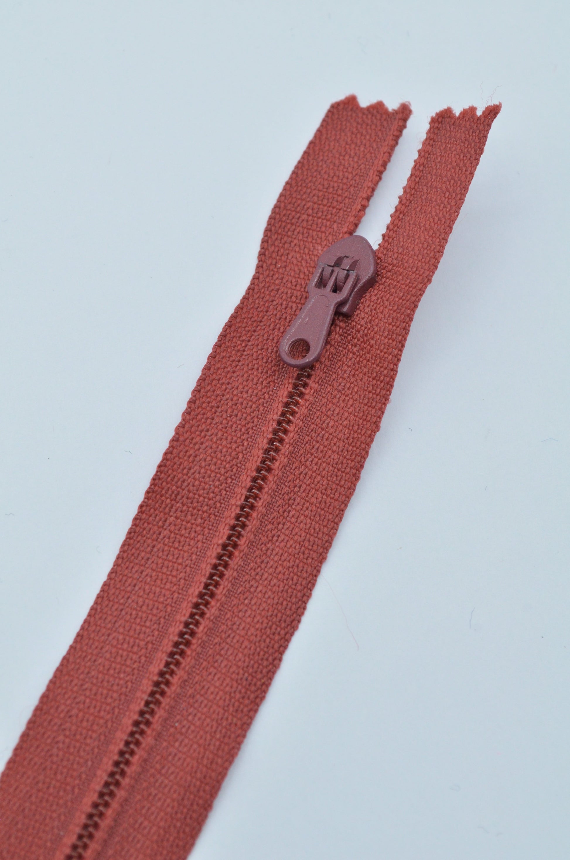 Fermoar De Plastic Fix 3mm, 20cm, Marsala