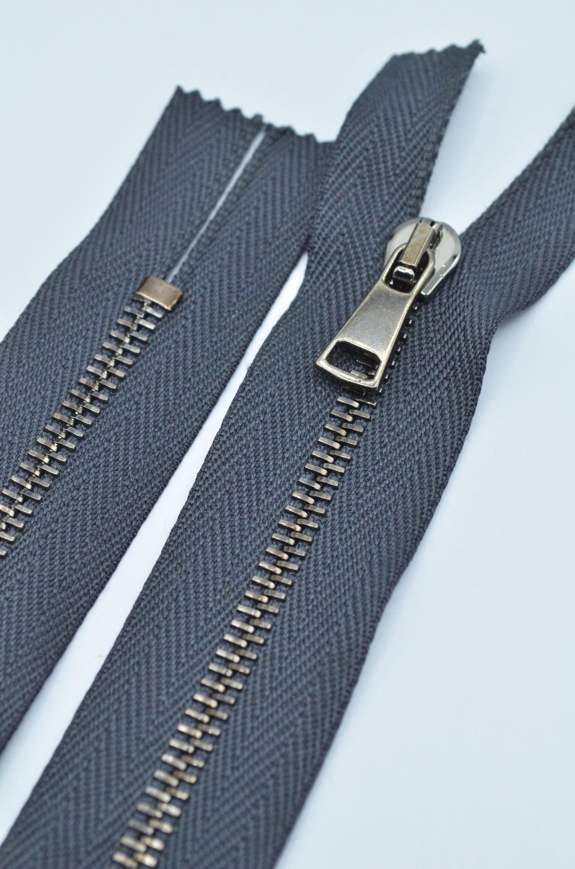 Fermoar Metalic 4mm Fix, 60cm Gri