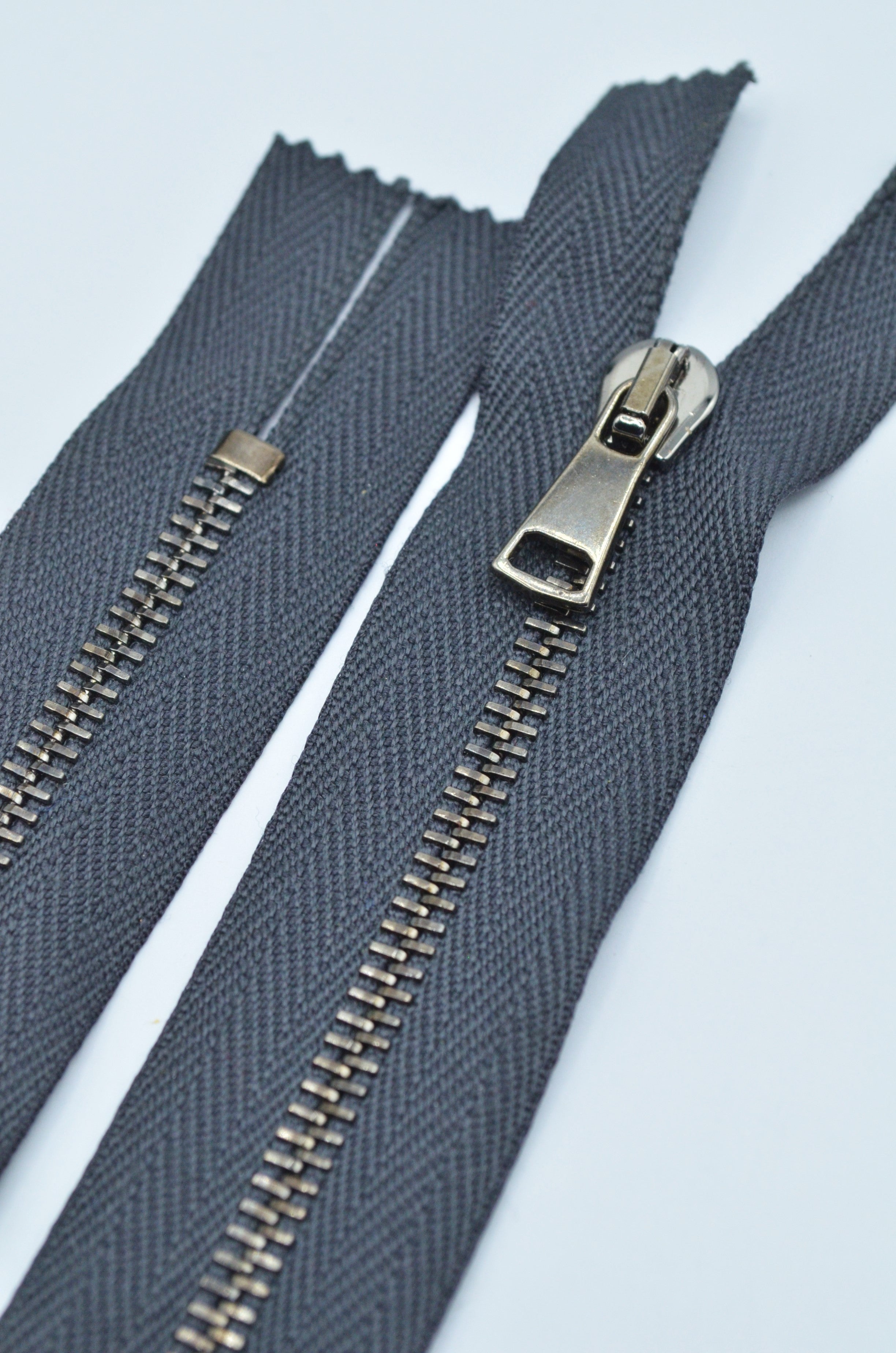 Fermoar Metalic 4mm Fix, 60cm Gri
