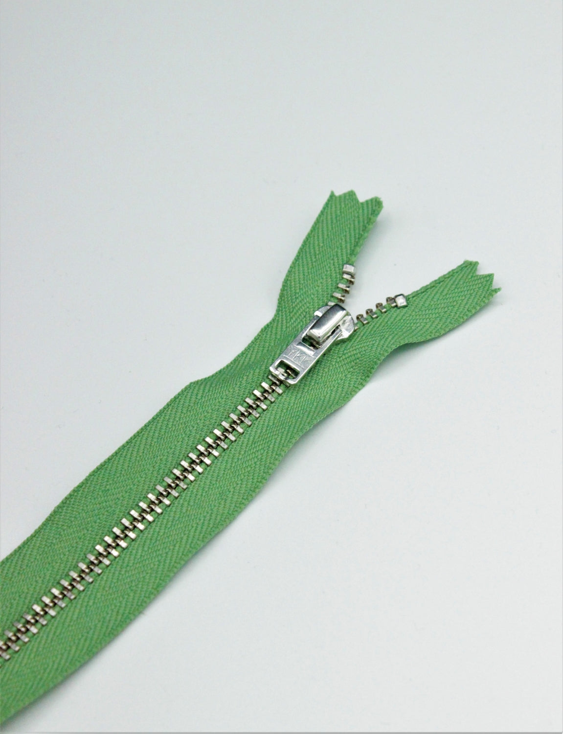 Fermoar Metalic YKK Fix, 5mm, 13cm, Verde