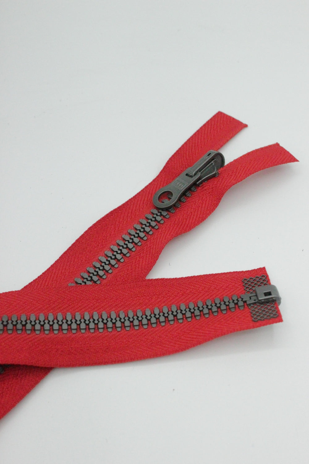 Fermoar YKK De Plastic Injectat 5mm Detasabil, Cursor Reversibil, 72cm, Rosu