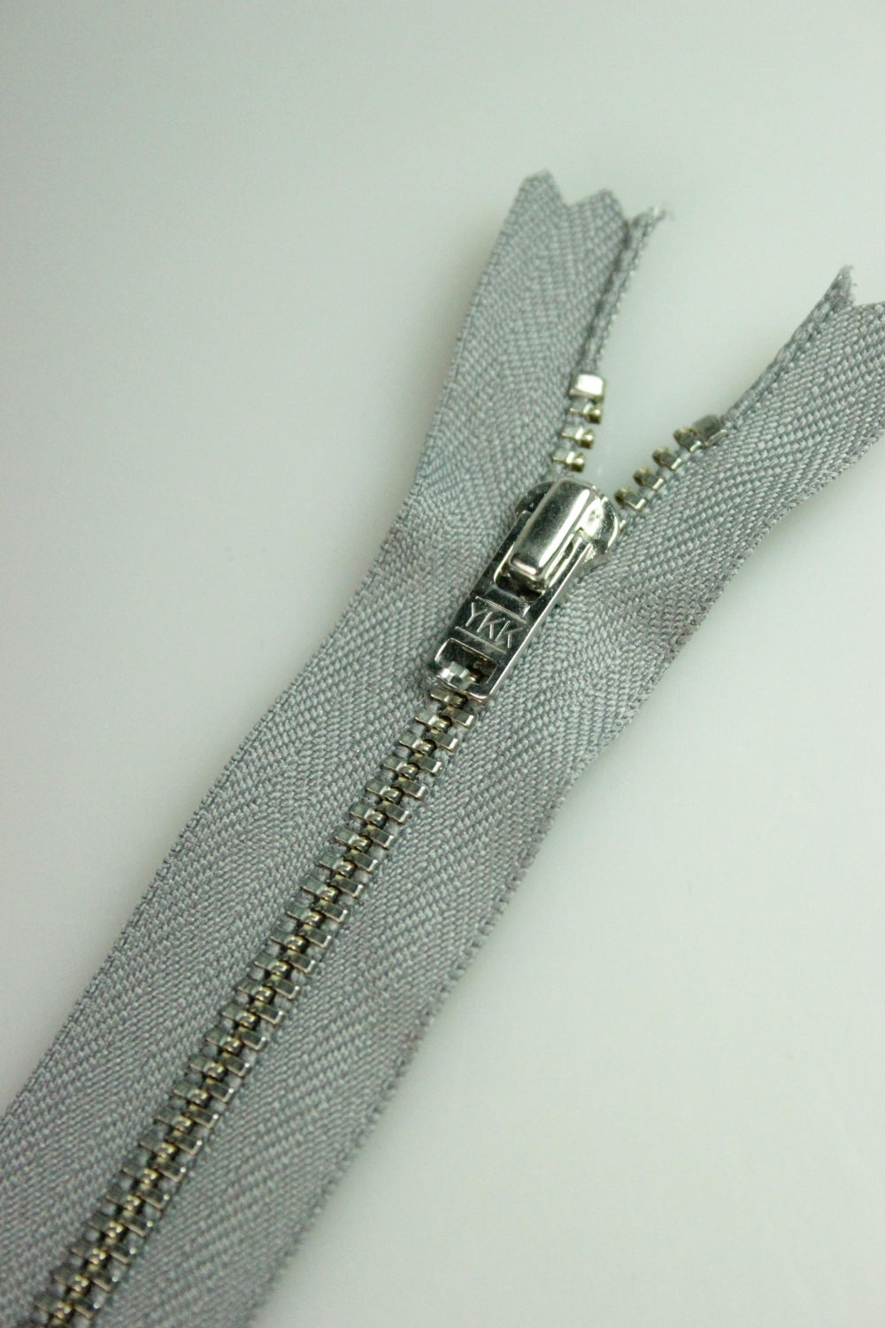 Fermoar YKK Metalic Fix, 20cm, Nr.3, Gri