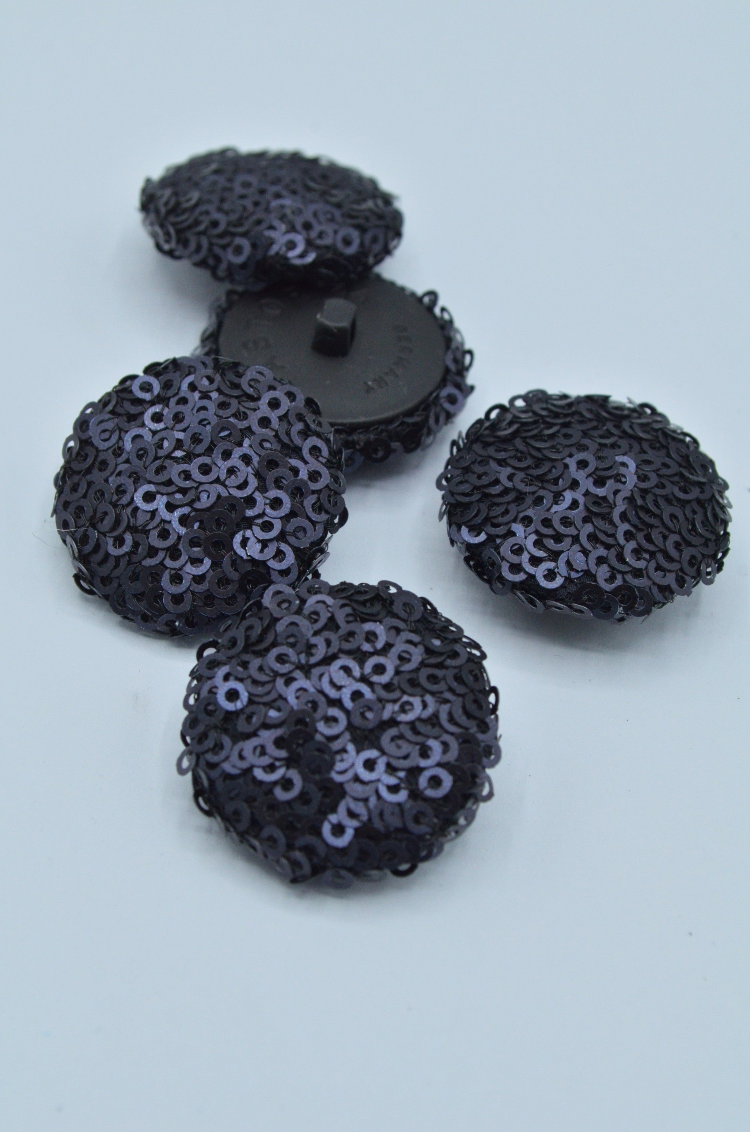 Nasturi Imbracti Cu Paiete Bleumarin 28mm