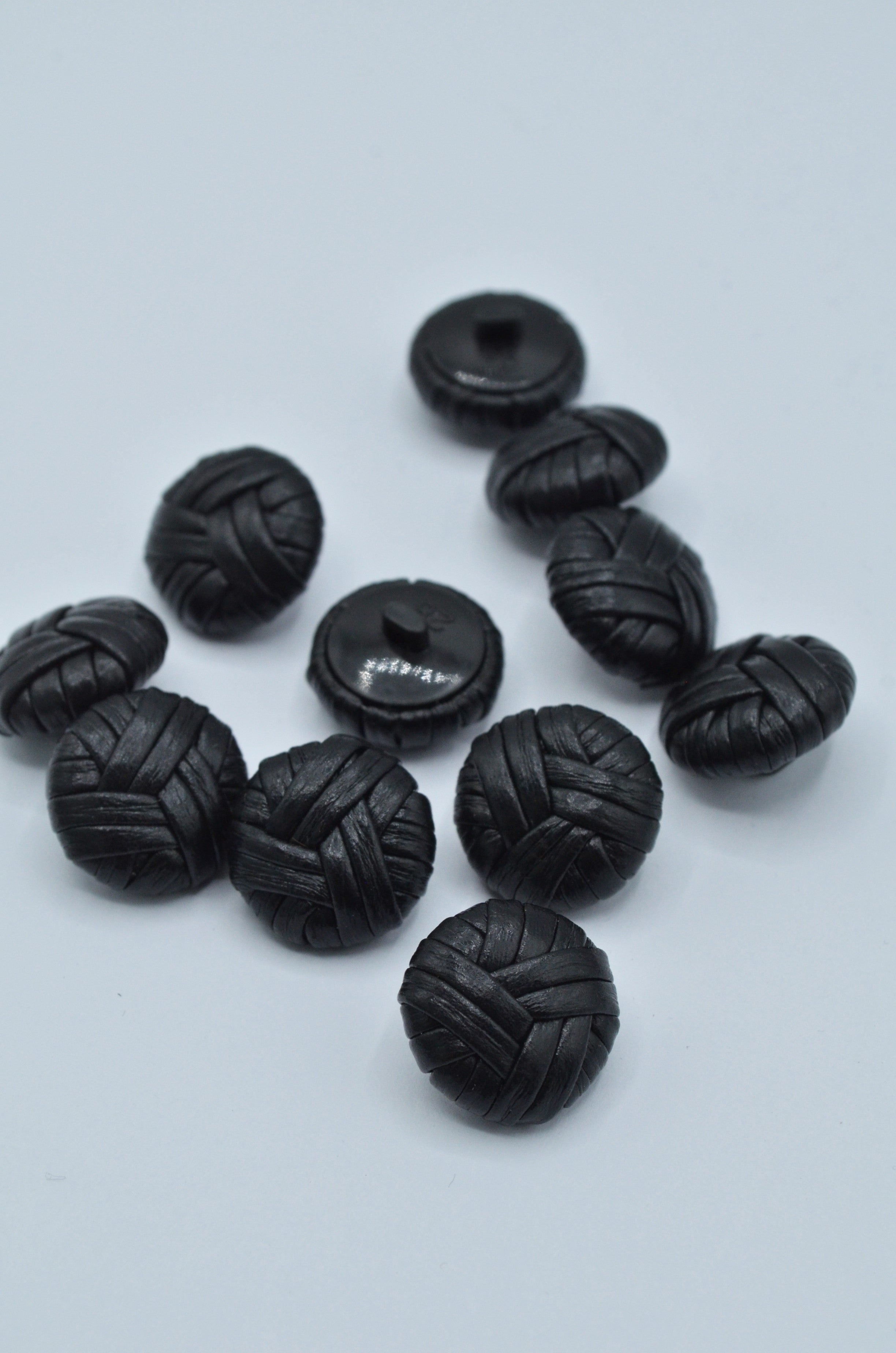 Nasturi Imbracati Piele Ecologica 19mm, Negru