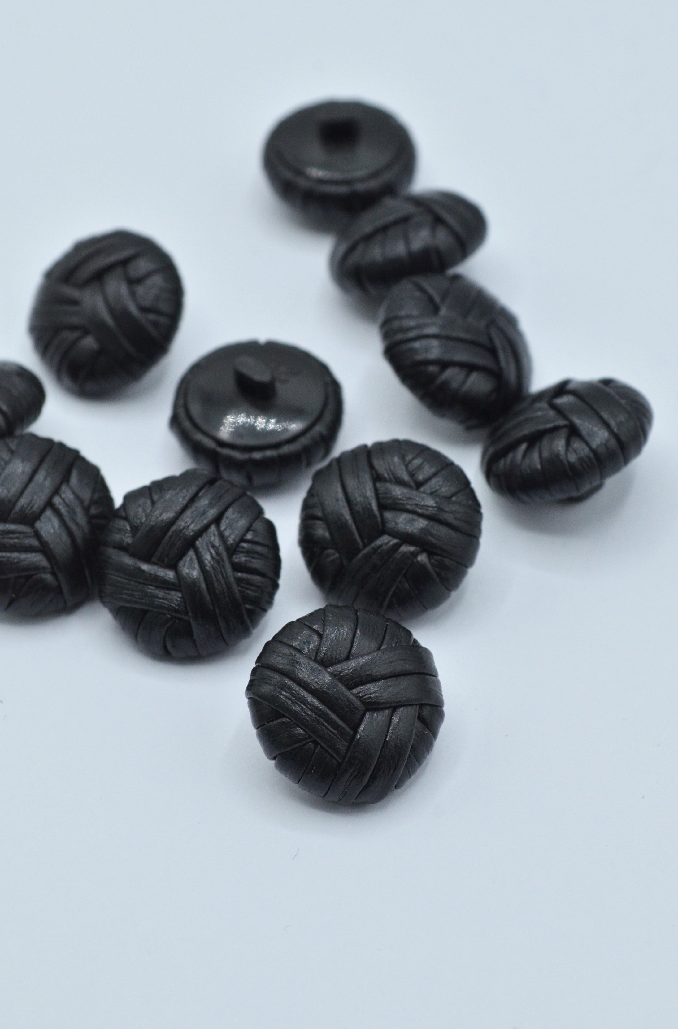 Nasturi Imbracati Piele Ecologica 19mm, Negru