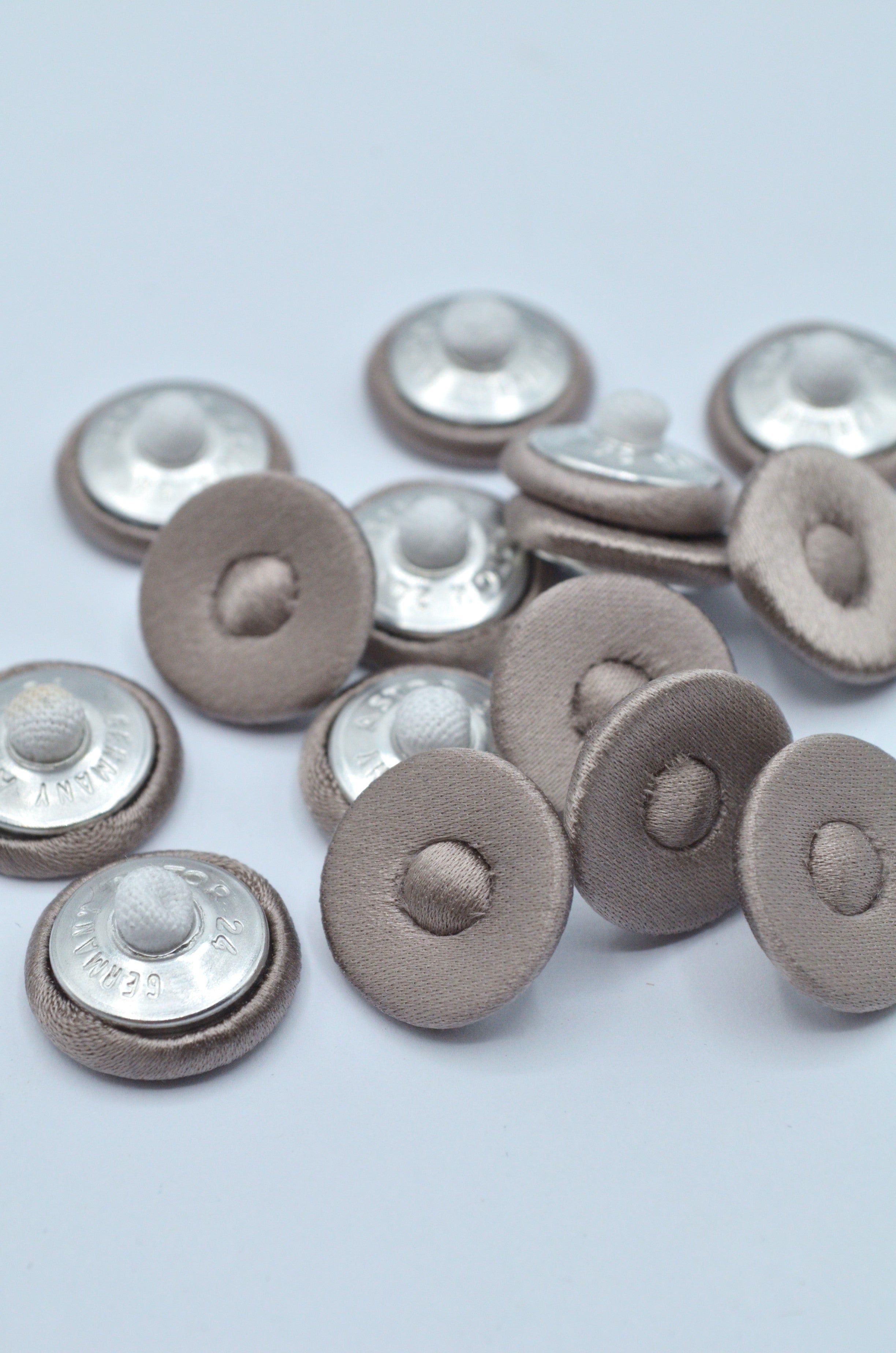 Nasturi Imbracati 15mm, Grej