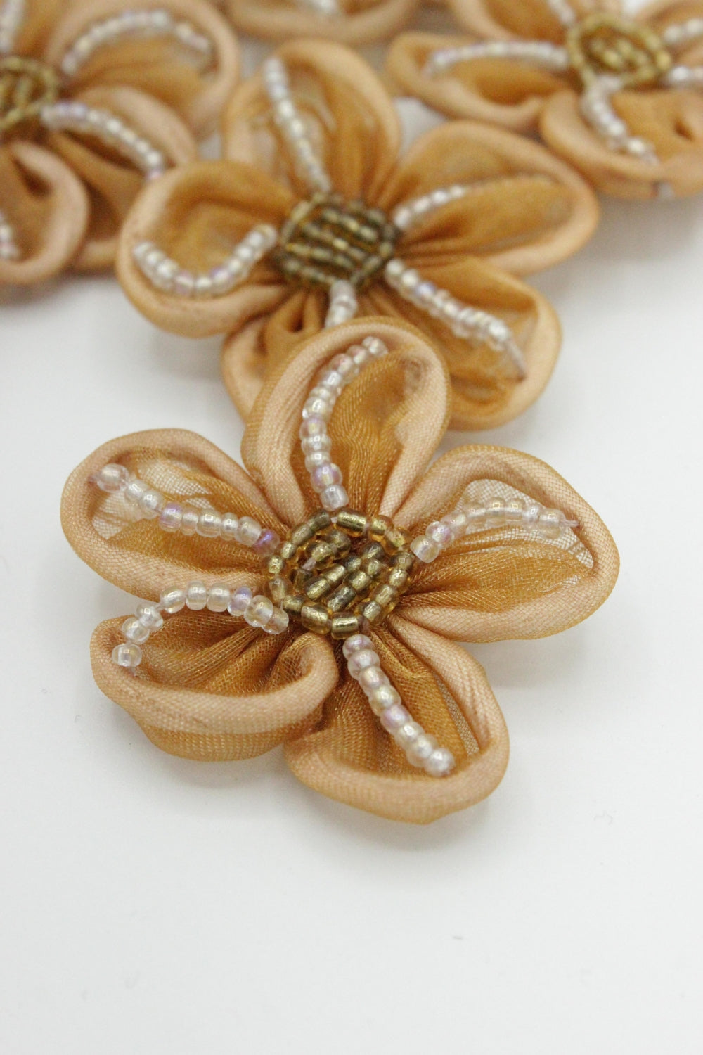 Floare Din Organza Cu Margele 44mm
