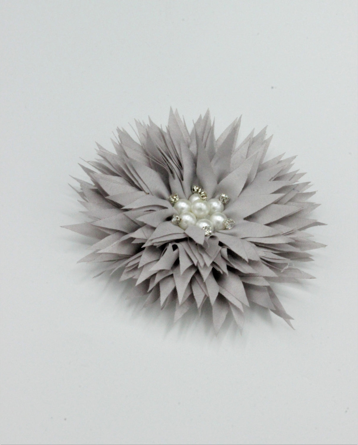Floare Din Saten Cu Perle Si Strasuri, 120mm, Gri