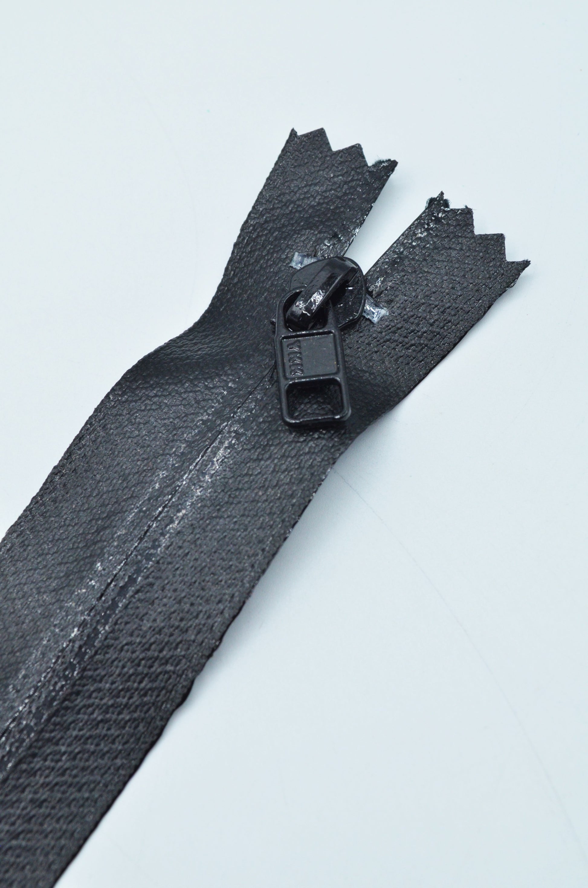 Fermoar De Plastic YKK FIX Impermeabil 22cm
