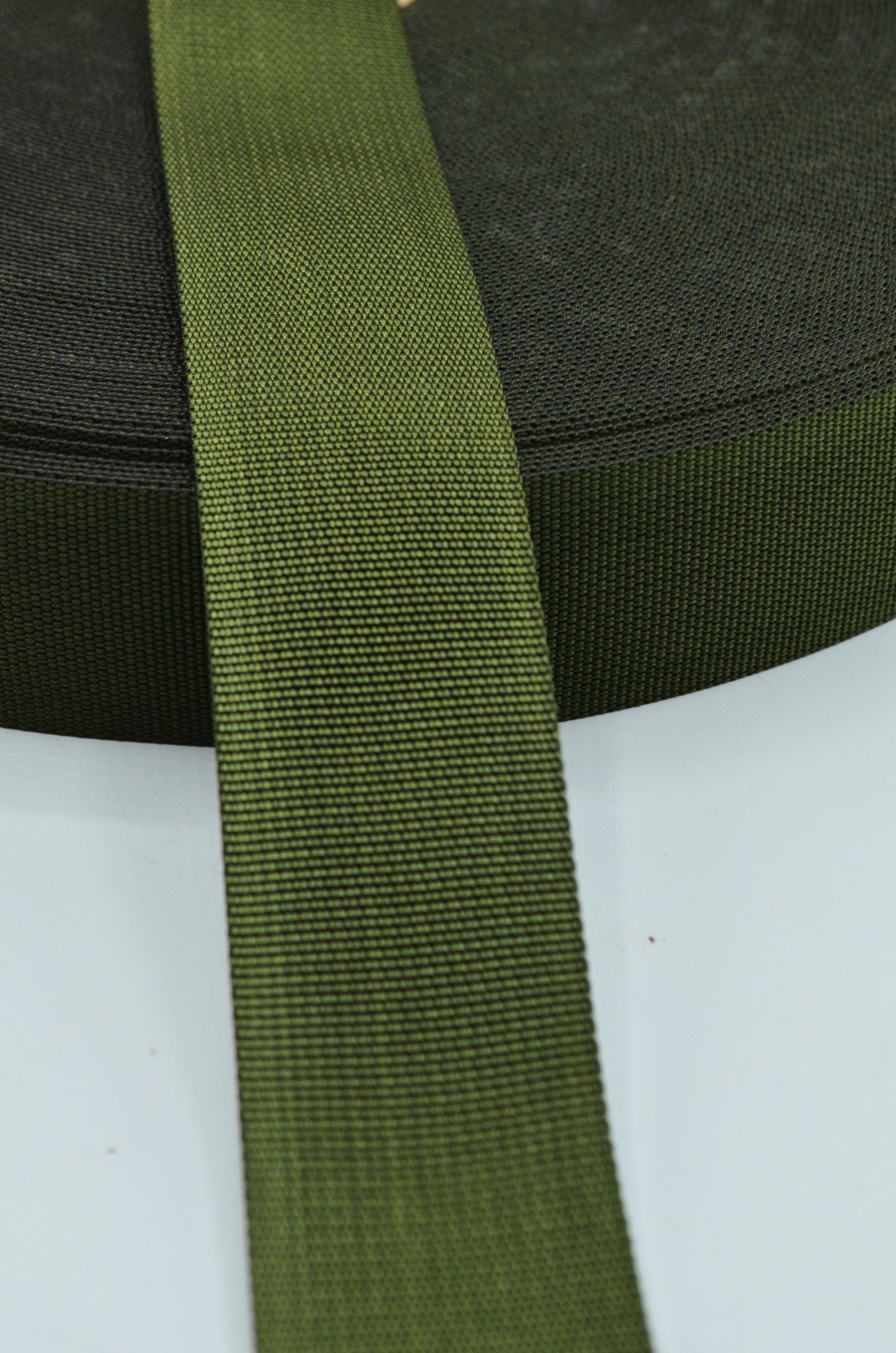 Chinga Subtire Satinata 39mm, Kaki