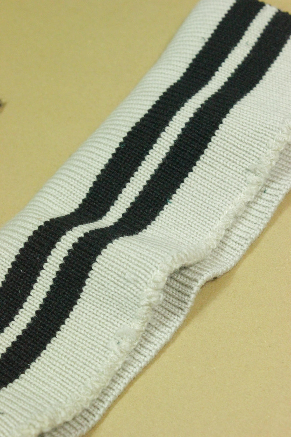 Guler Tricotat, 48x16cm, Bej Cu Negru