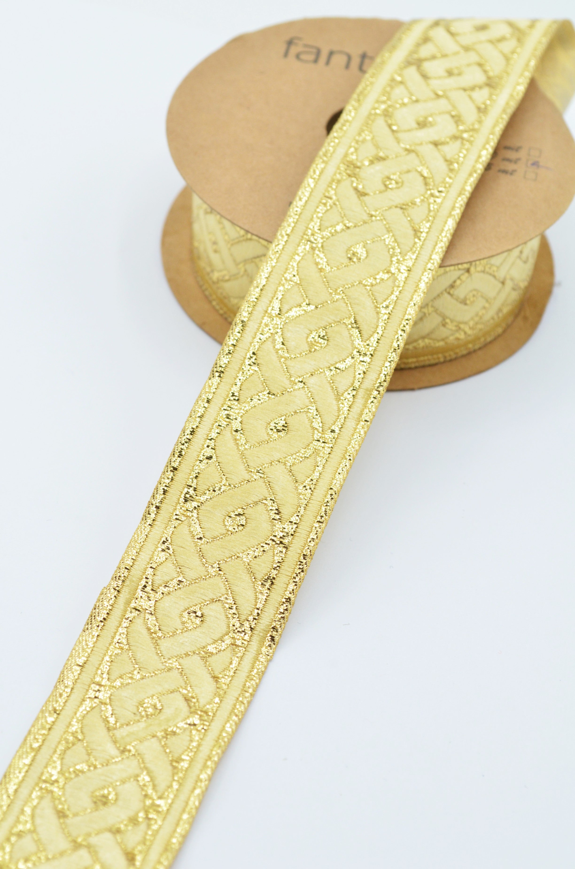 Panglica Decorativa Brodata, 3.40cm