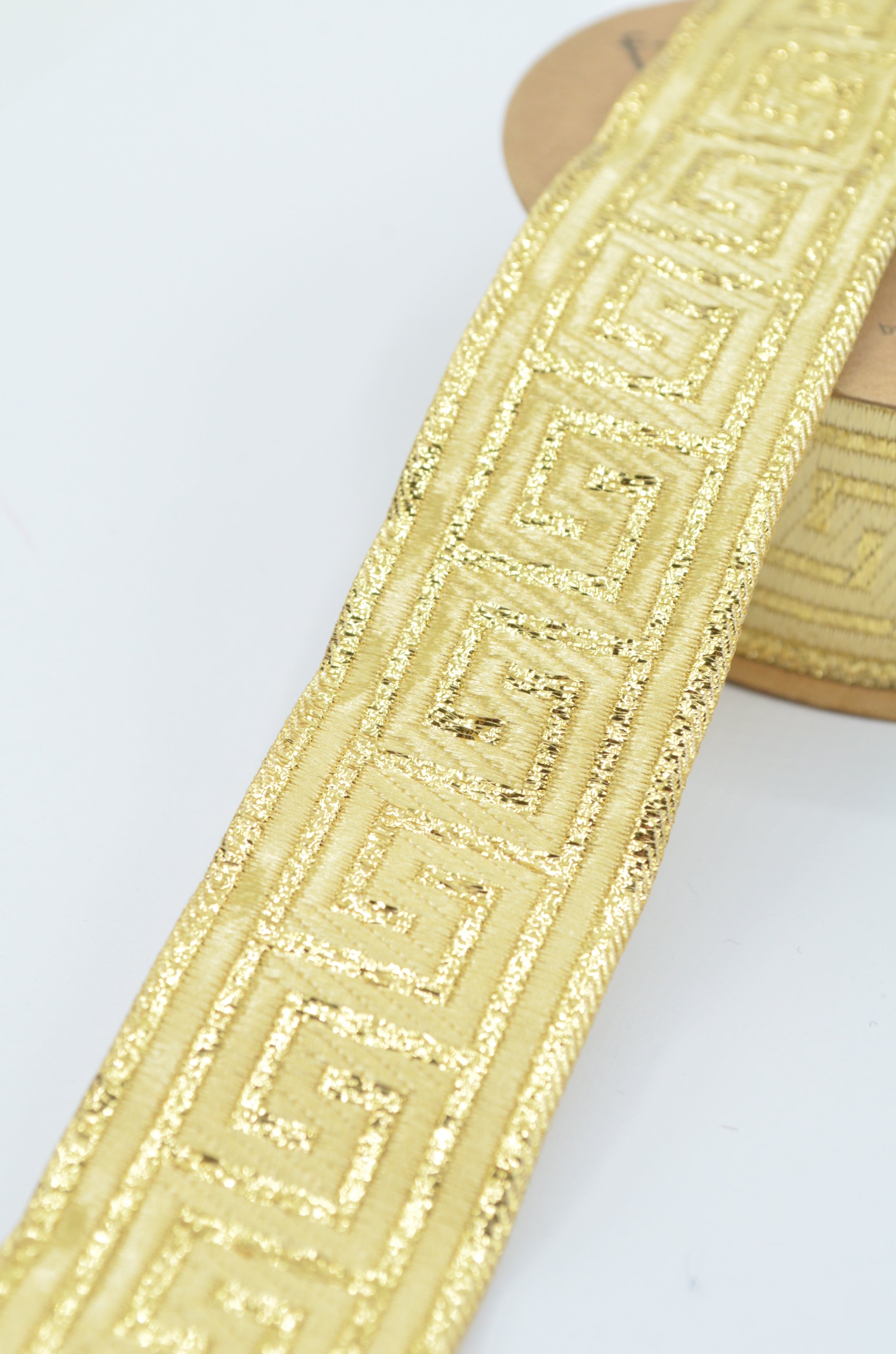 Panglica Decorativa Brodata, 3.40cm