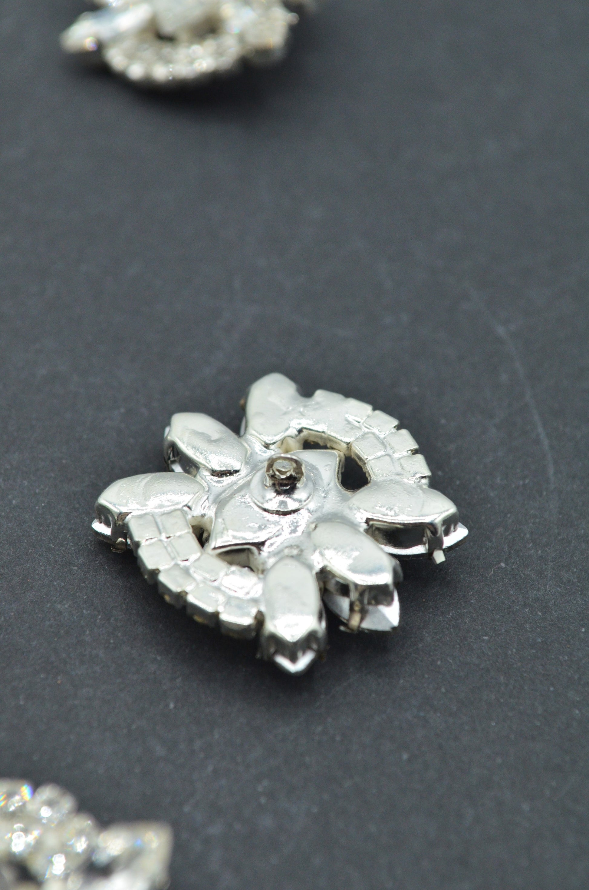 Nasturi Metalici Cu Pietre, 23x26mm