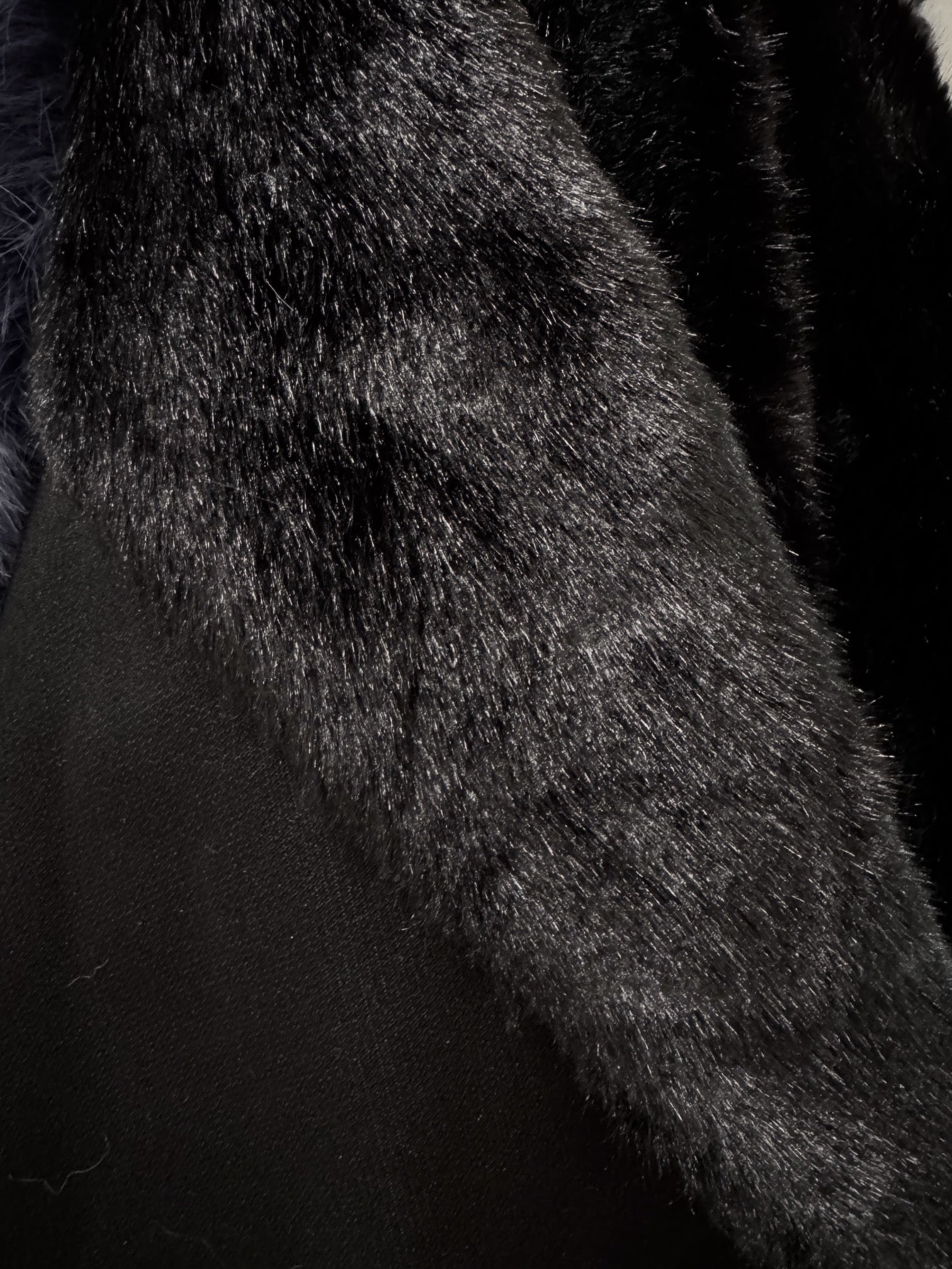 Blana Artificiala Cu Fir Scurt Neagra