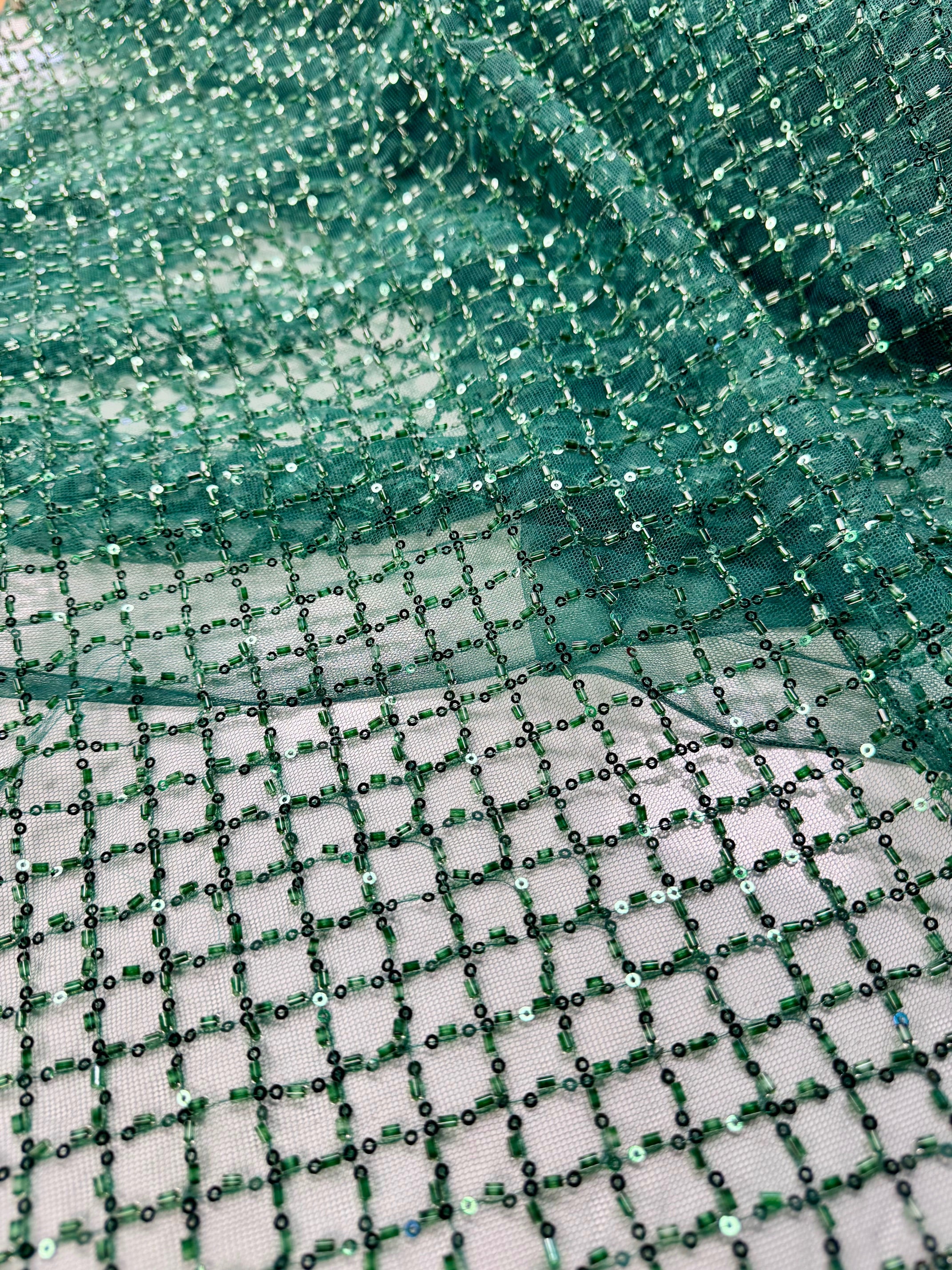 Broderie Pe Tull Cu Margele, Verde