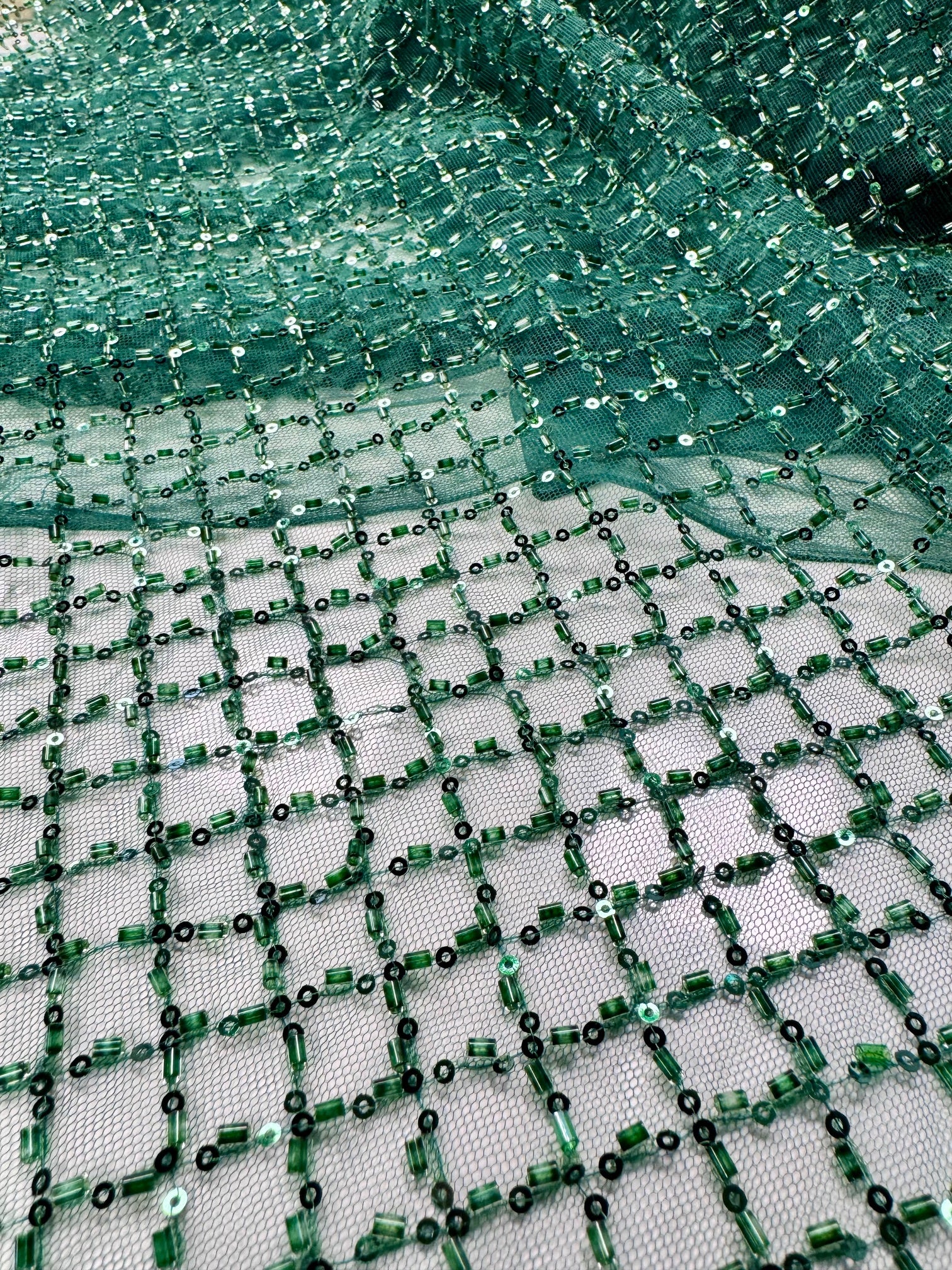 Broderie Pe Tull Cu Margele, Verde