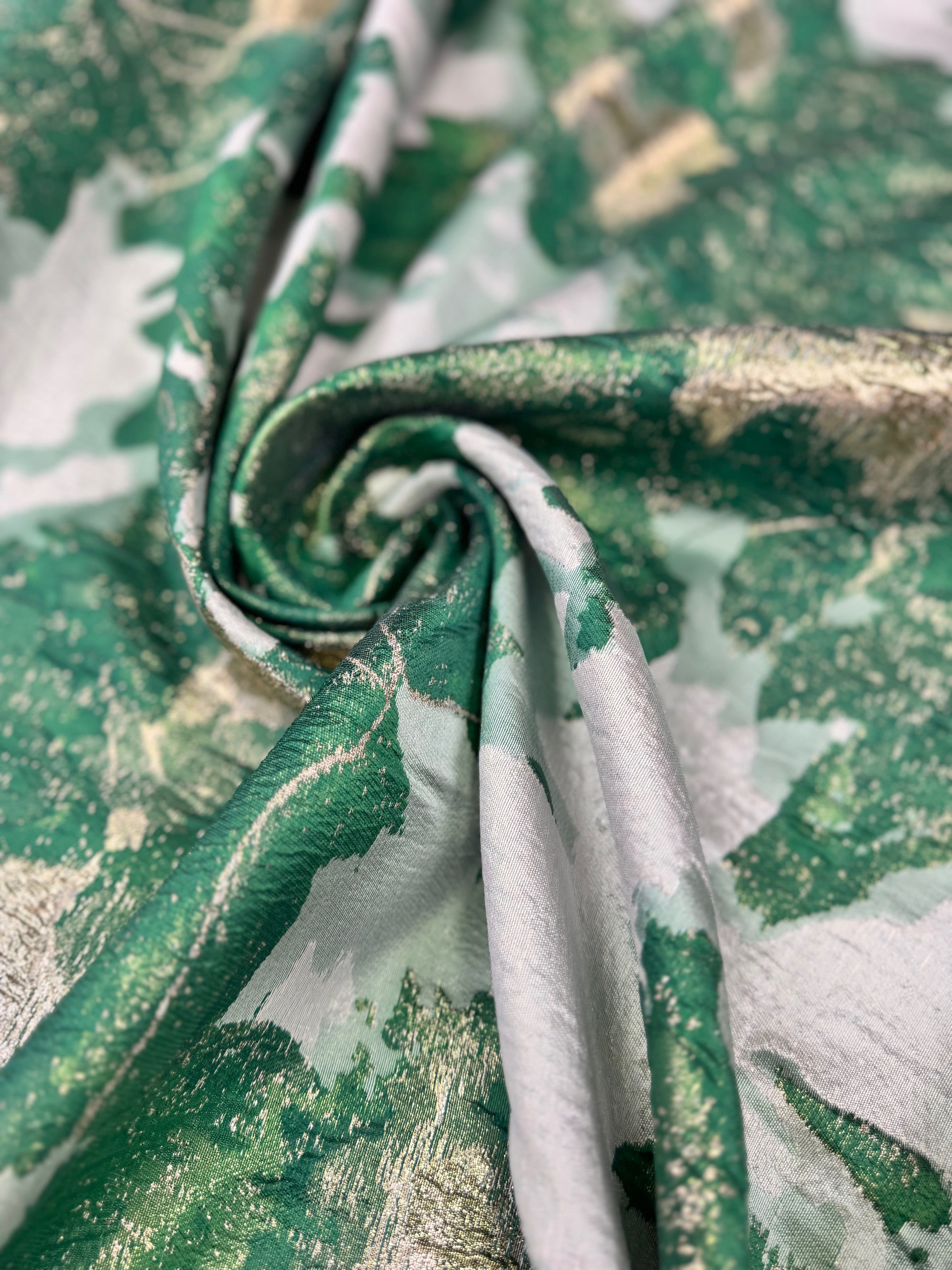 Brocard Cu Fir Lame, Verde