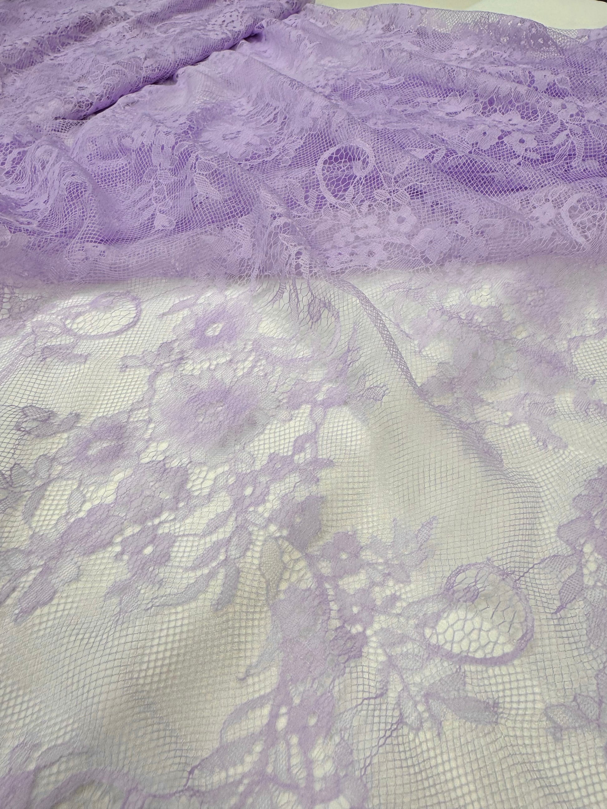 Dantela Tip Chantilly 300 x 150m, Lila