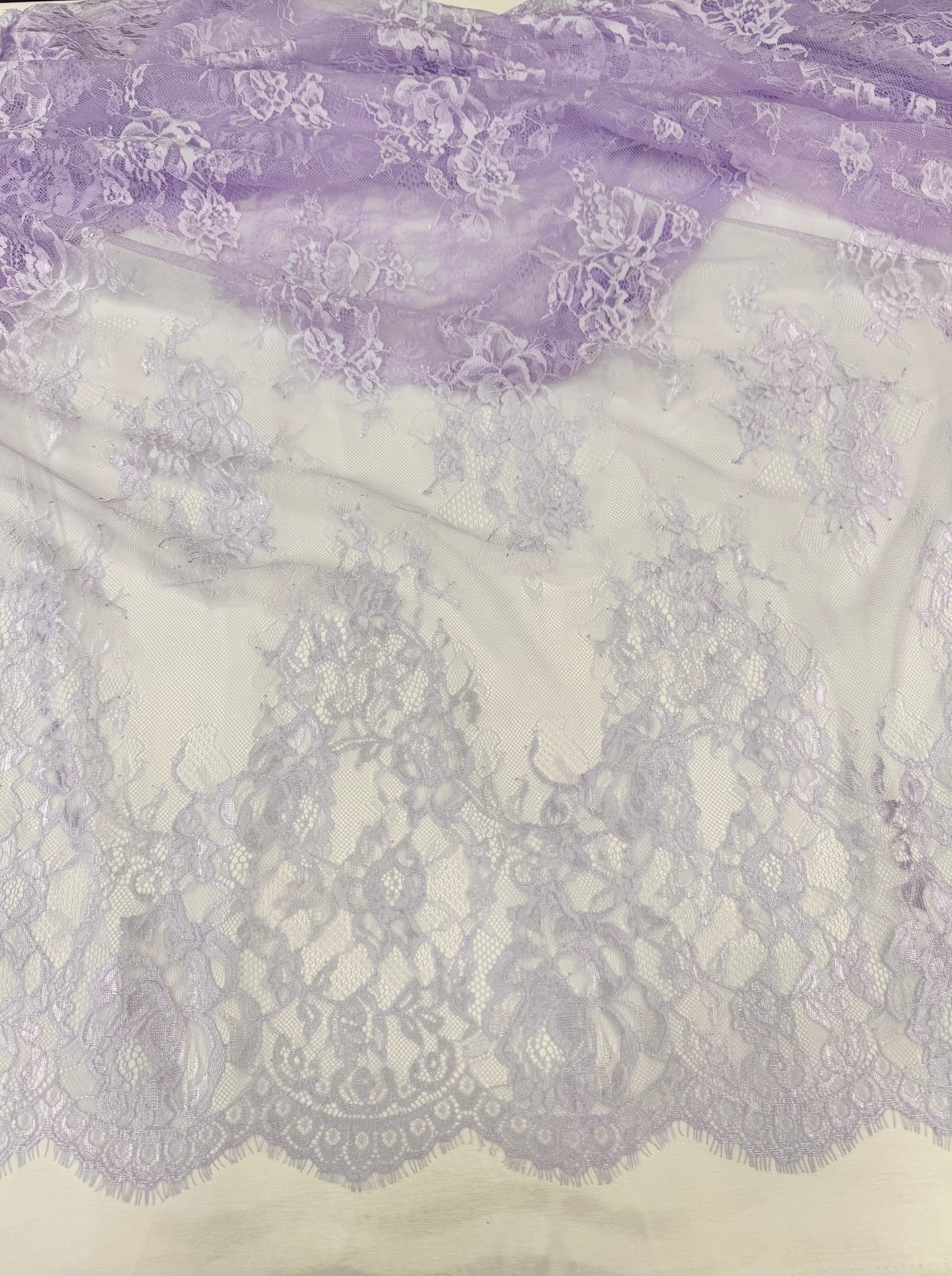 Dantela Tip Chantilly 300 x 150m, Lila