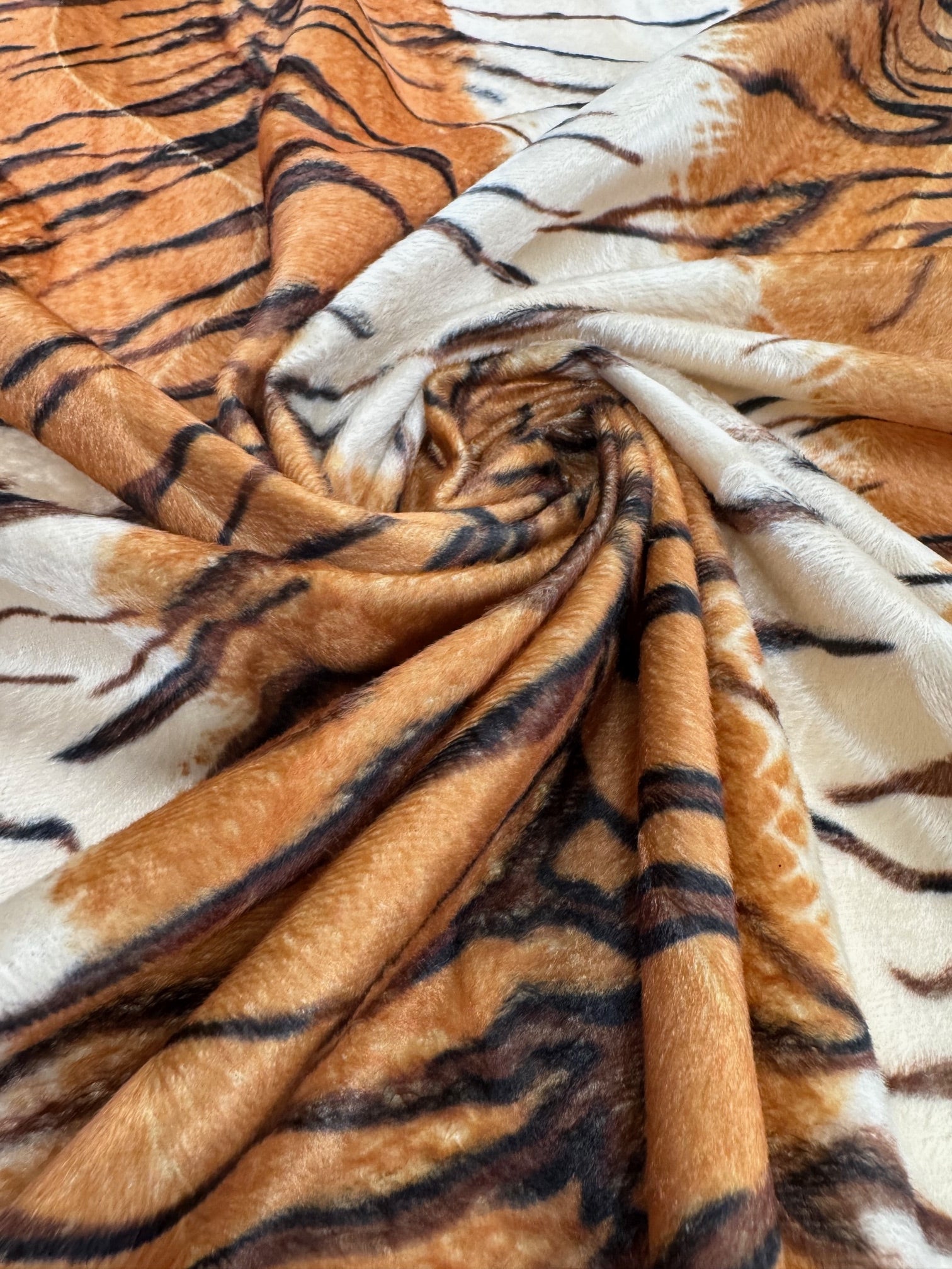 Tesatura Tip Blanita Animal Print