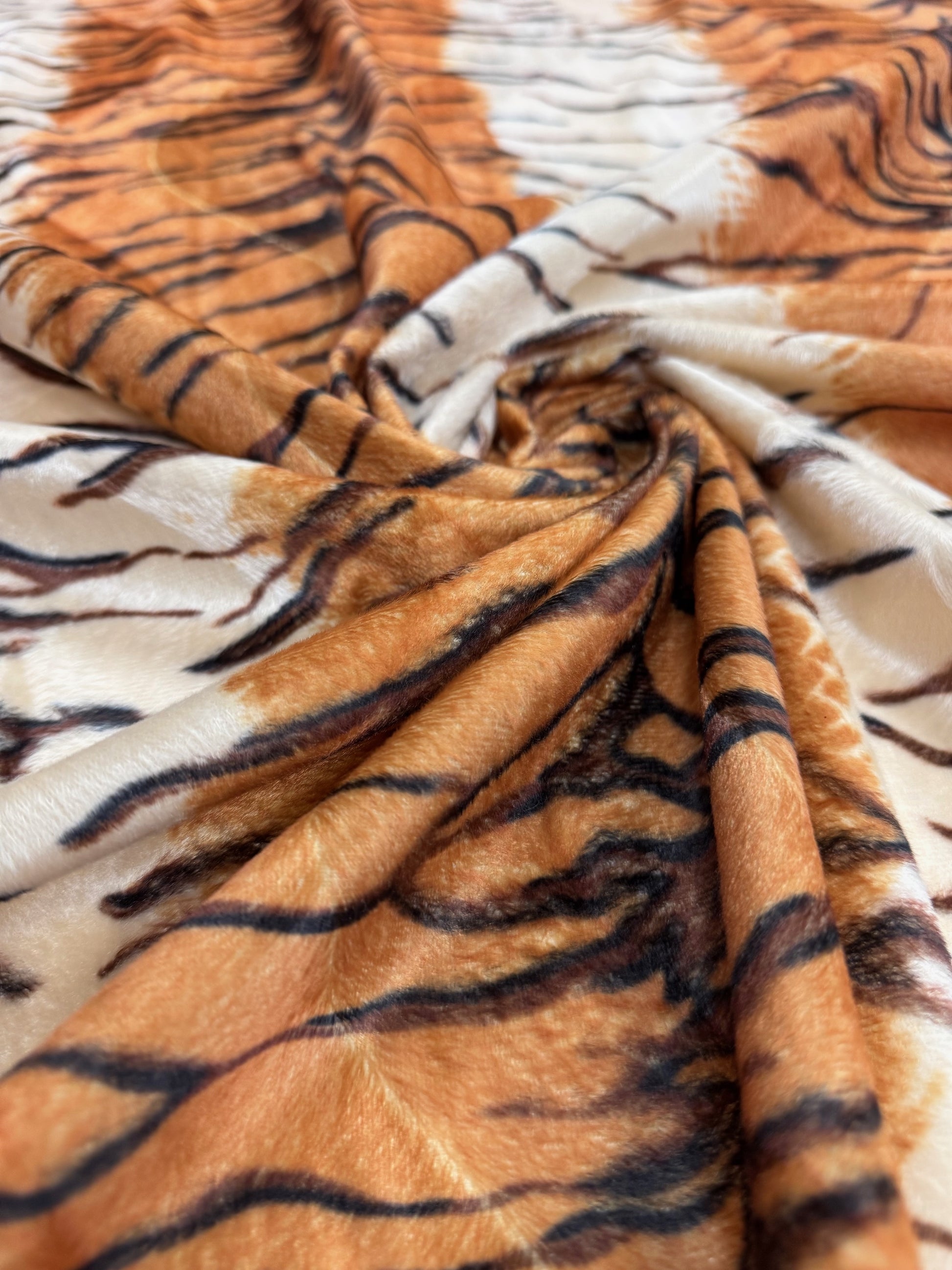 Tesatura Tip Blanita Animal Print
