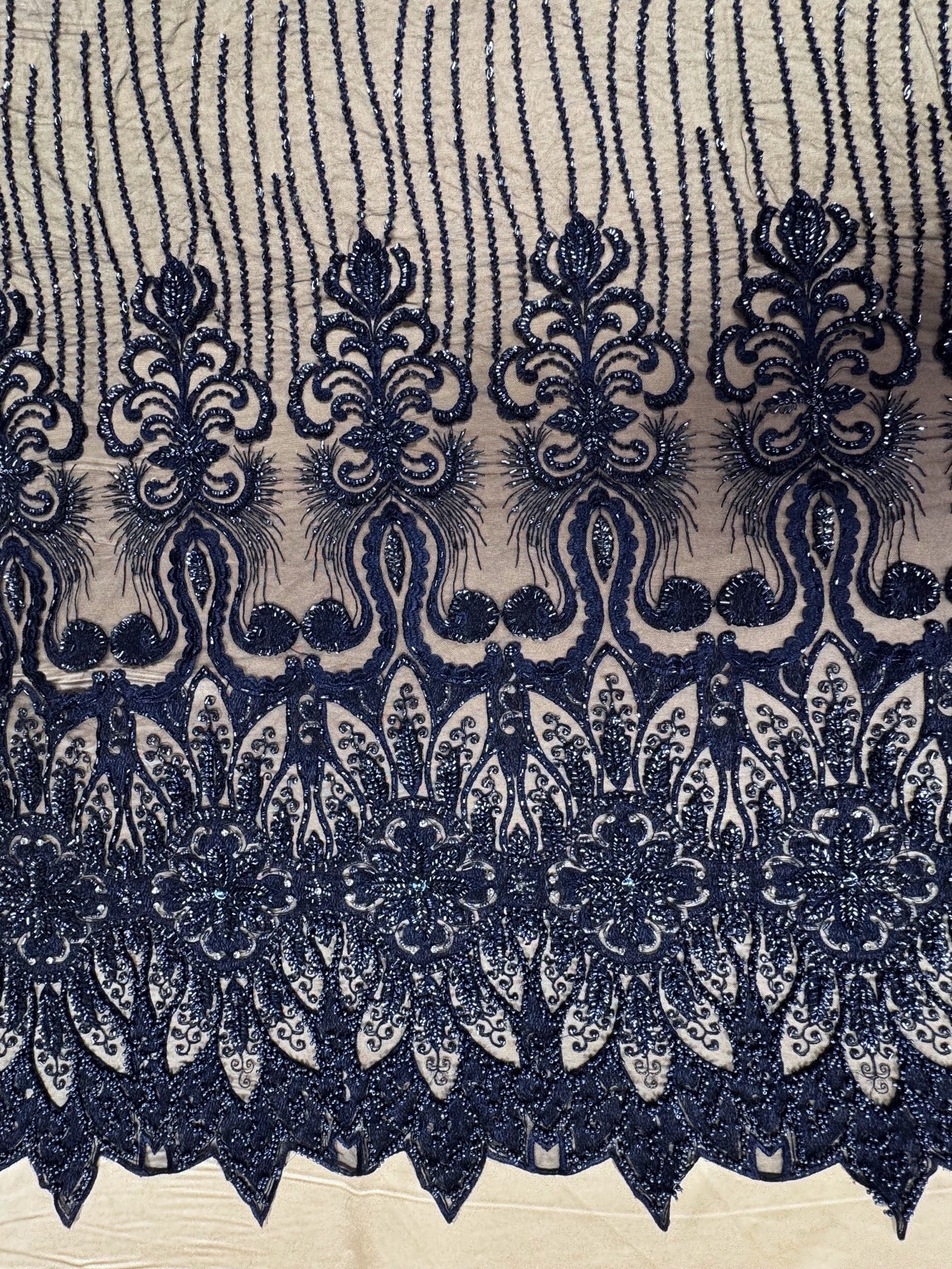 Broderie Pe Tull Cu Margele, Bleumarin
