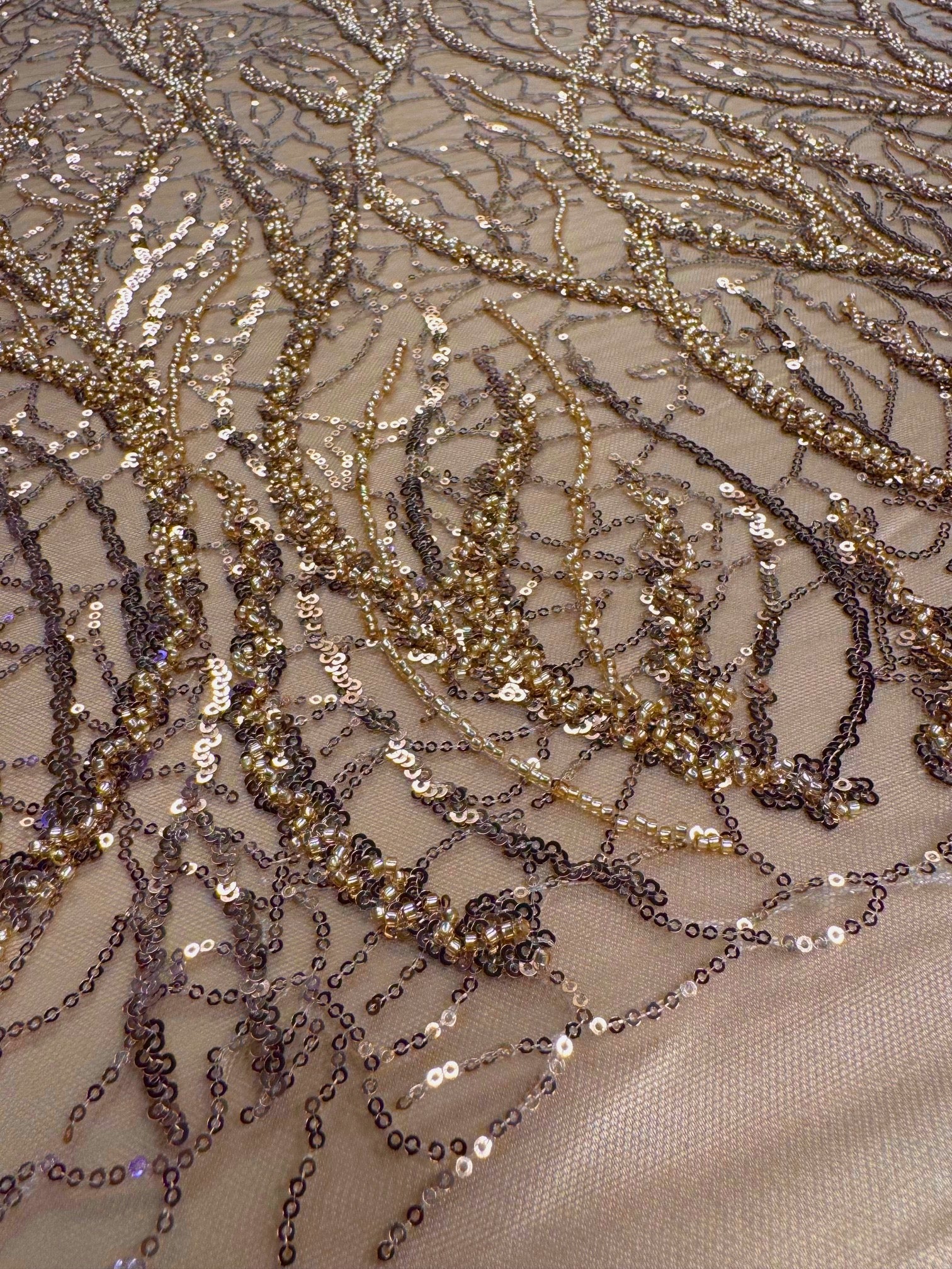 Broderie Cu Margele Si Paiete Pe Tull, Auriu Bronz