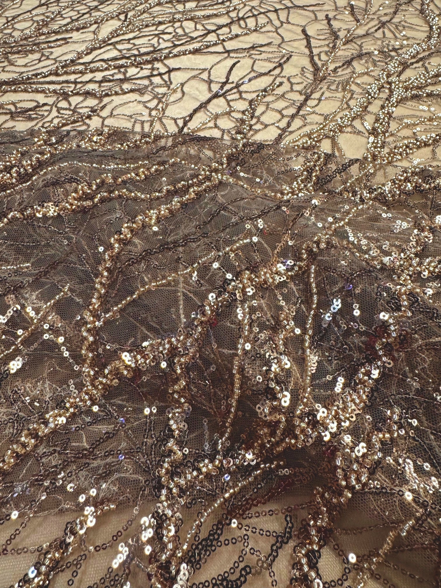 Broderie Cu Margele Si Paiete Pe Tull, Auriu Bronz