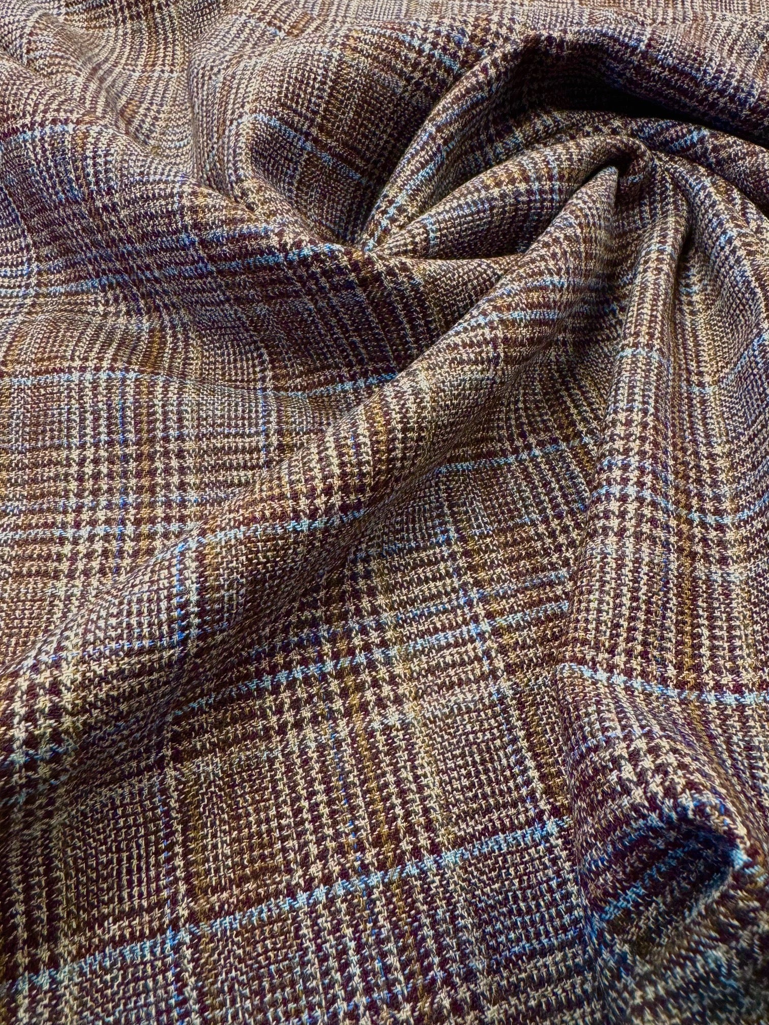 Stofa In Carouri De Lana, Maro