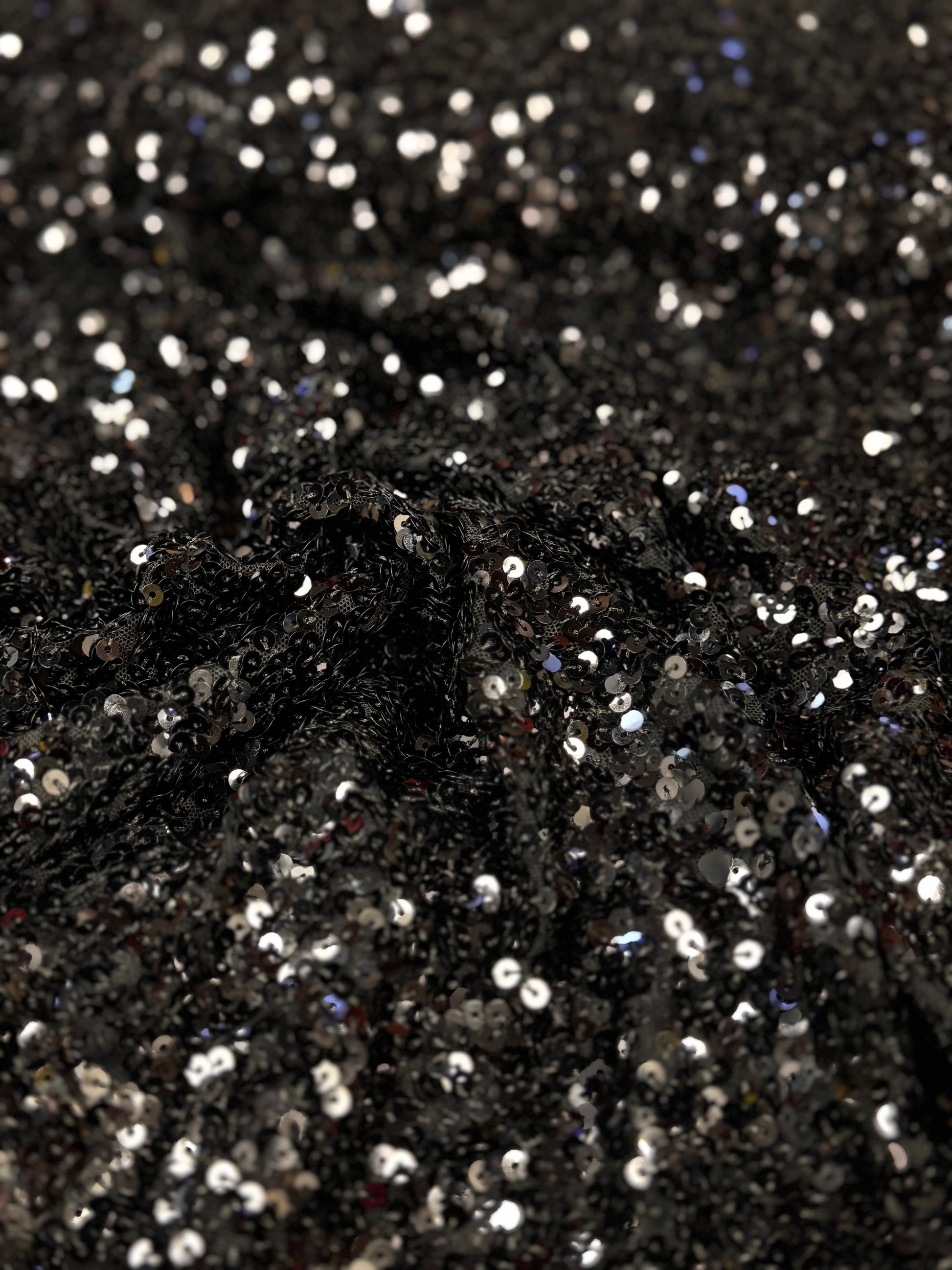 Paiete Negre Pe Tull Elastic Negru