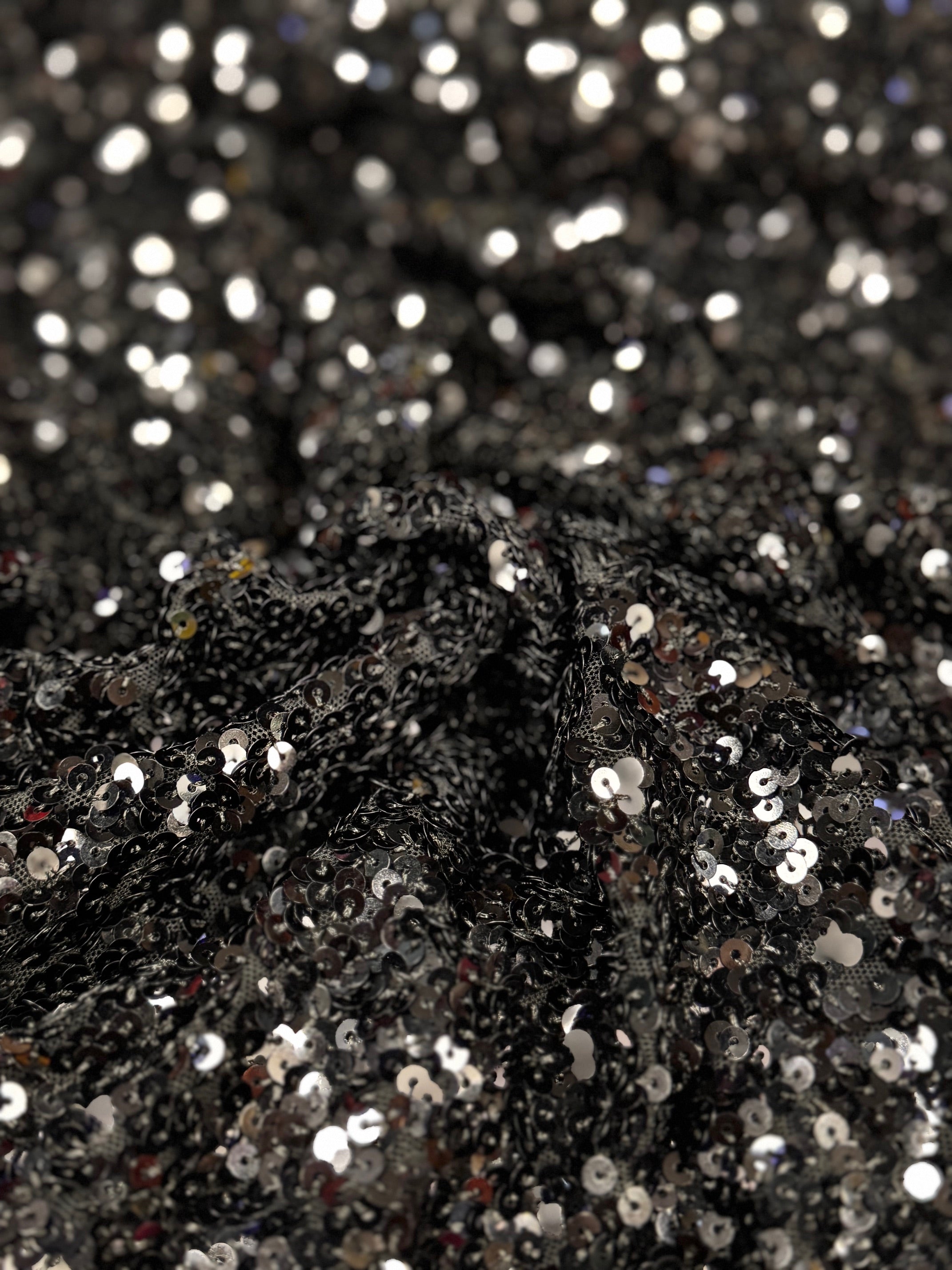 Paiete Negre Pe Tull Elastic Negru