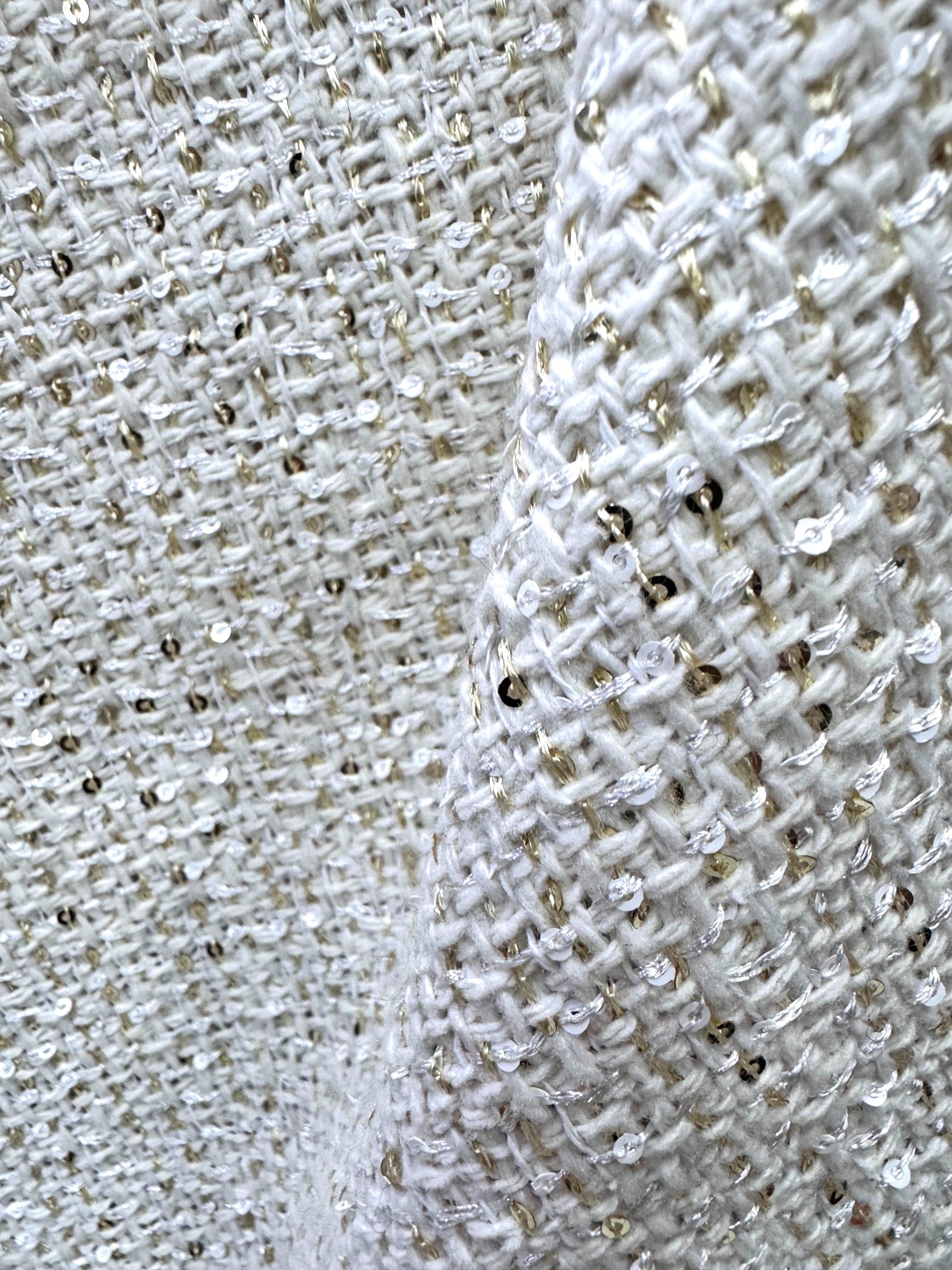 Stofa Tweed Alba Cu Paiete Aurii