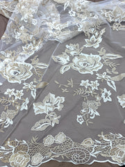 Broderie Pe Tull Alb Cu Auriu