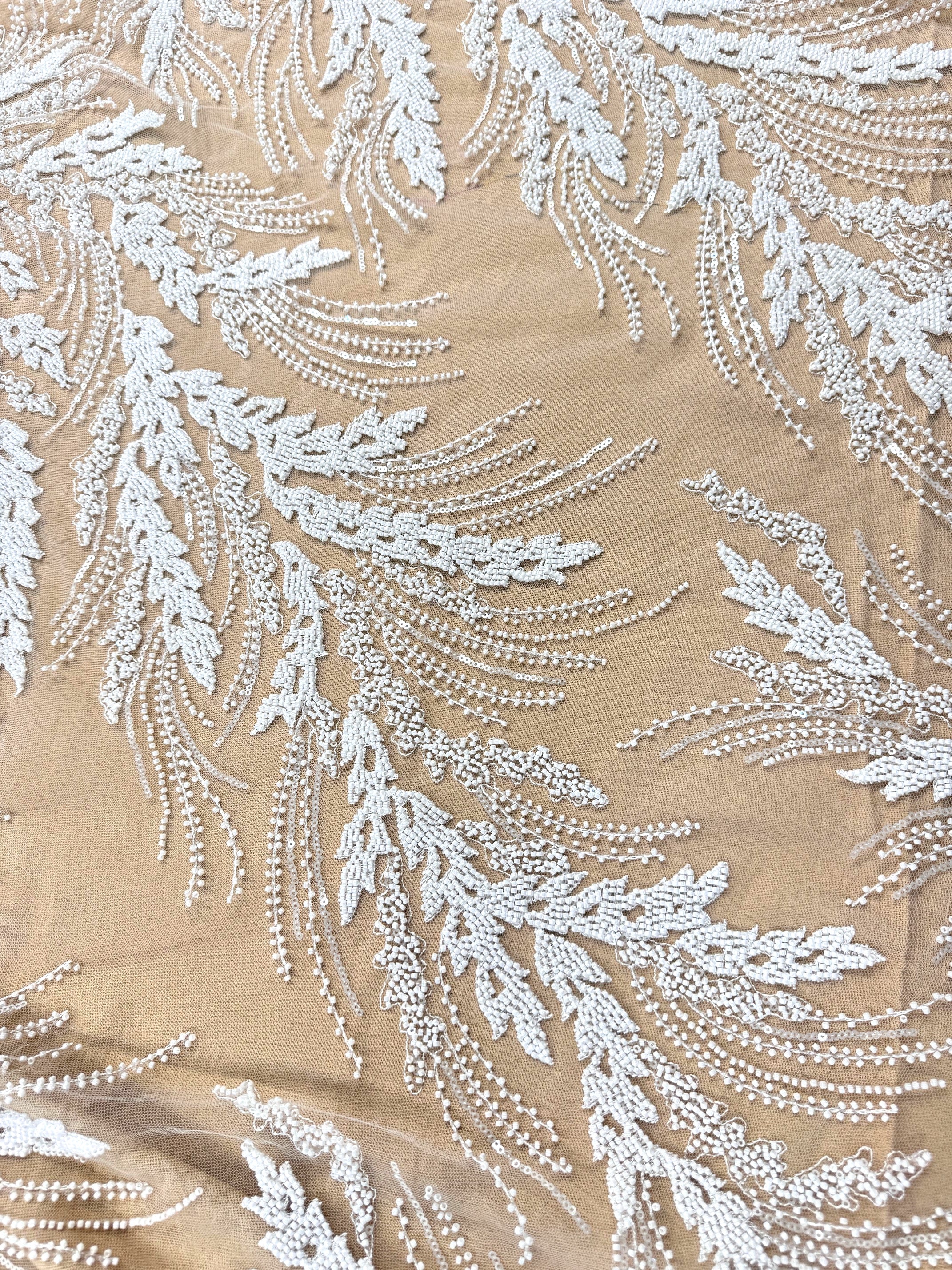 Broderie Pe Tull Cu Margele, Ivoire
