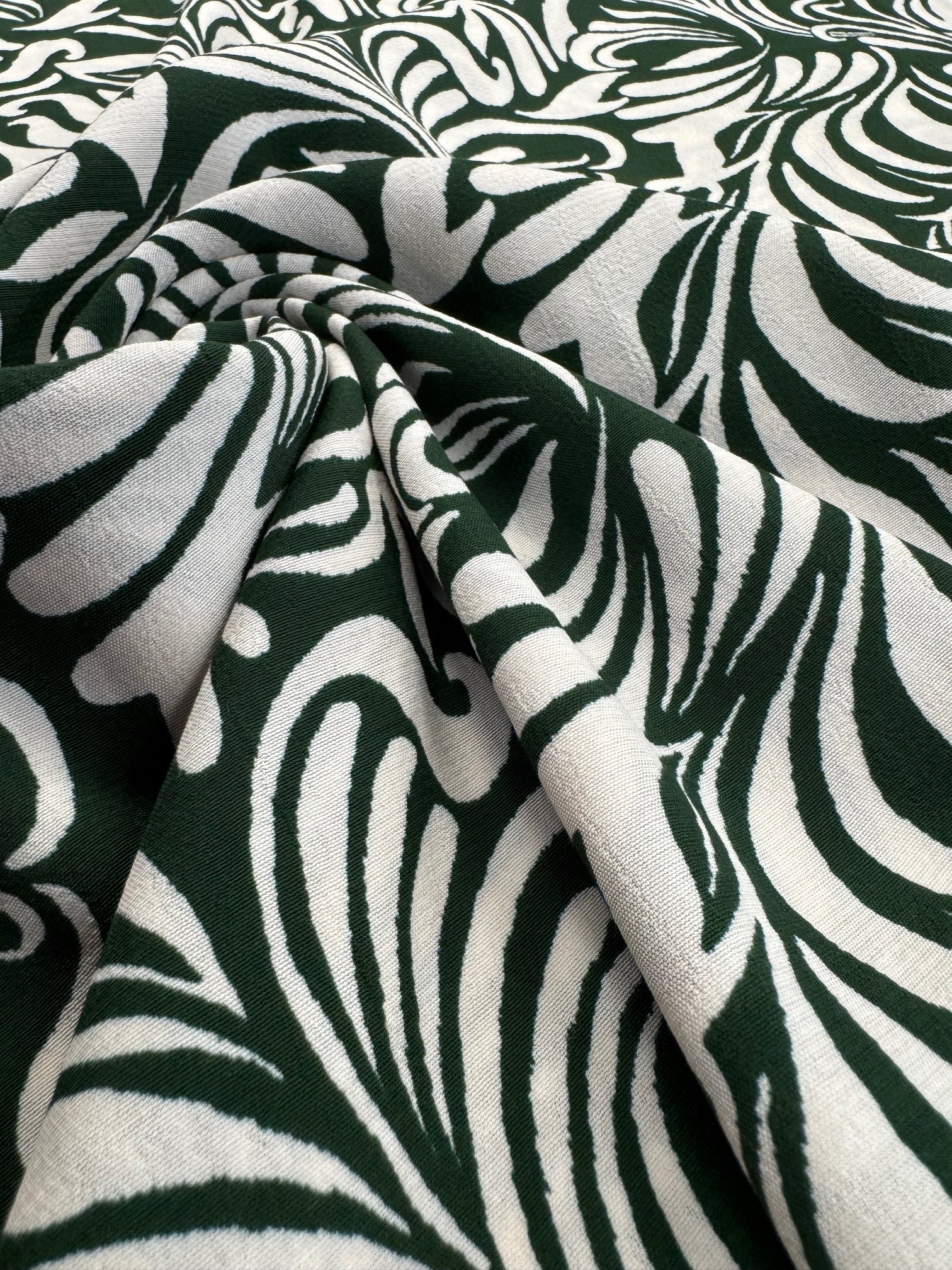 Crep De Vascoza Imprimata, Crem Cu Verde inchis