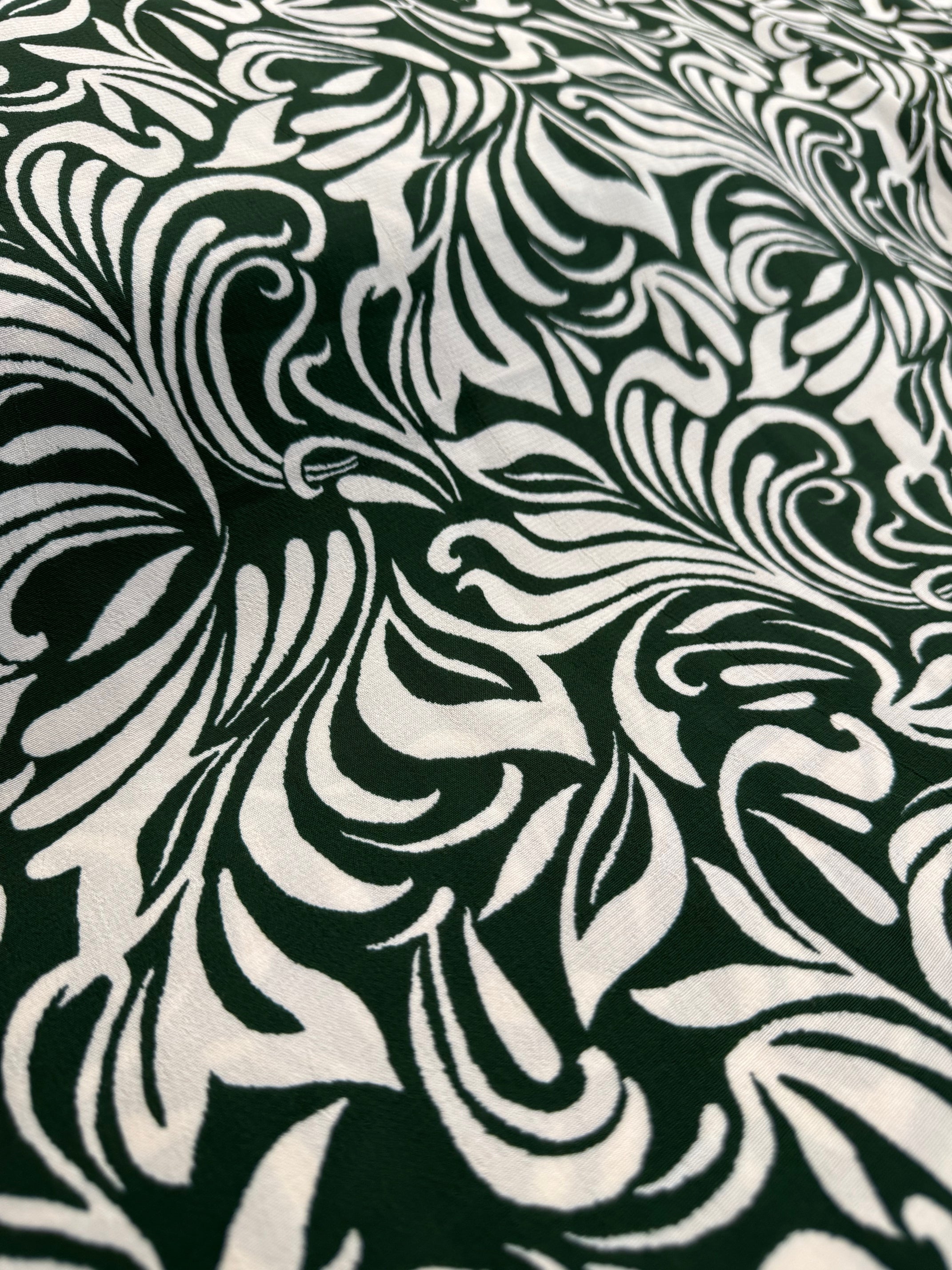 Crep De Vascoza Imprimata, Crem Cu Verde inchis