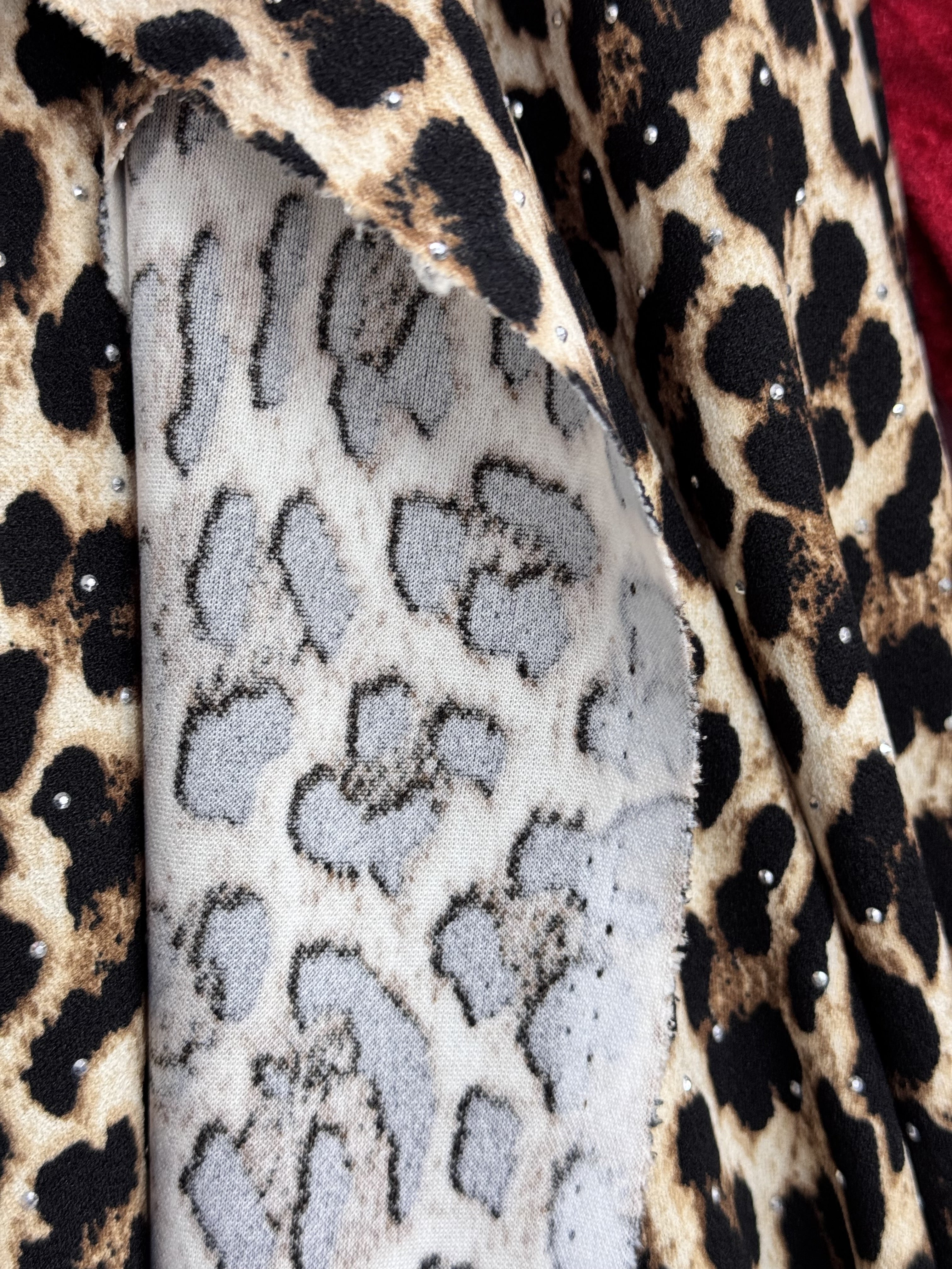Crep Animal Print Cu Stras