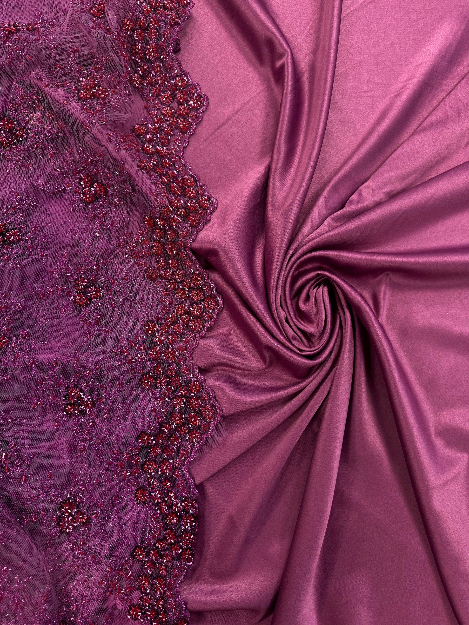 Broderie Pe Tull Cu Margele, Magenta
