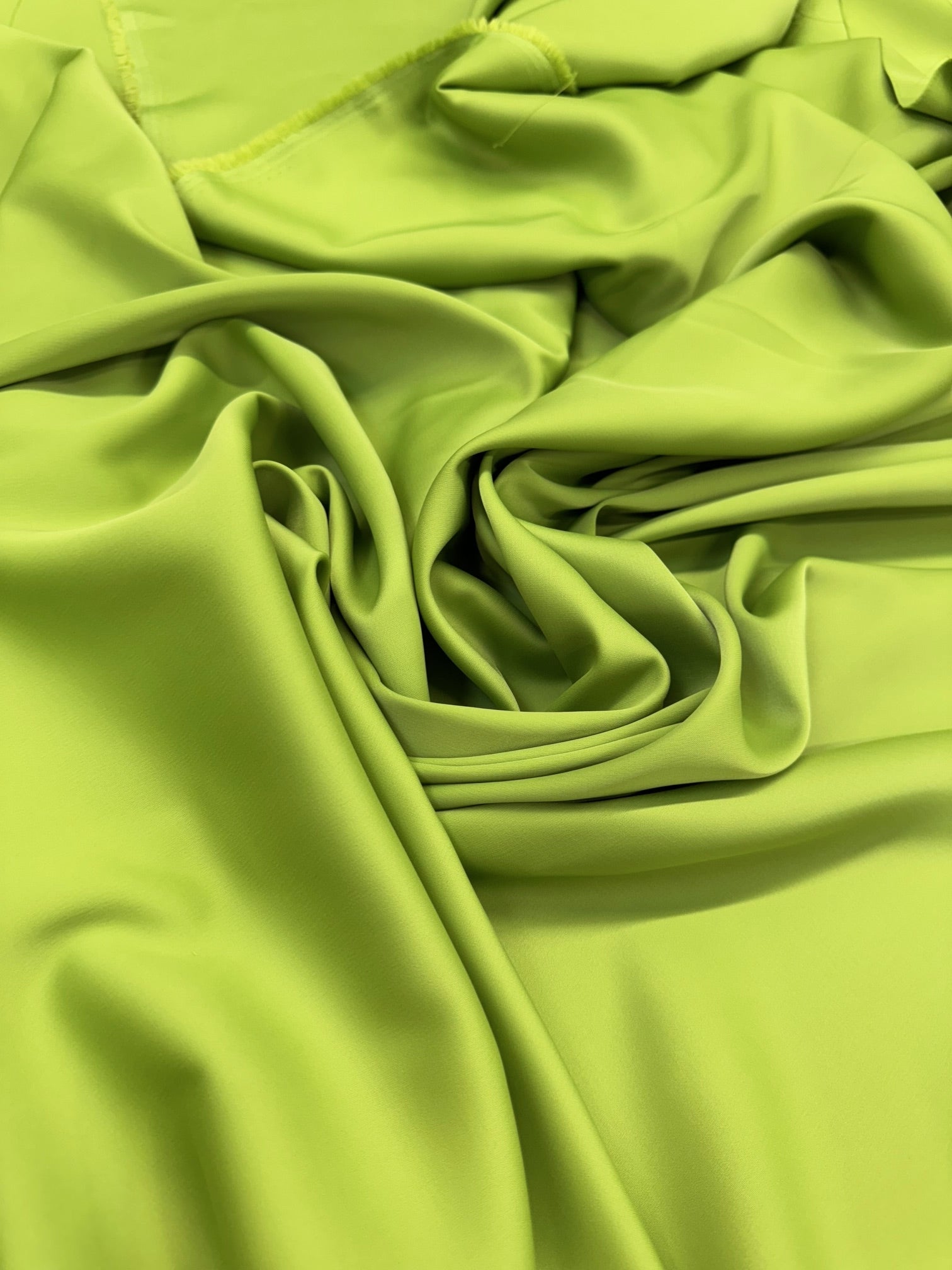 Matase Elastica Dublu Satinata. Verde Lime