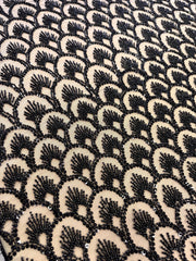 Broderie Pe Tull Cu Margele, Negru