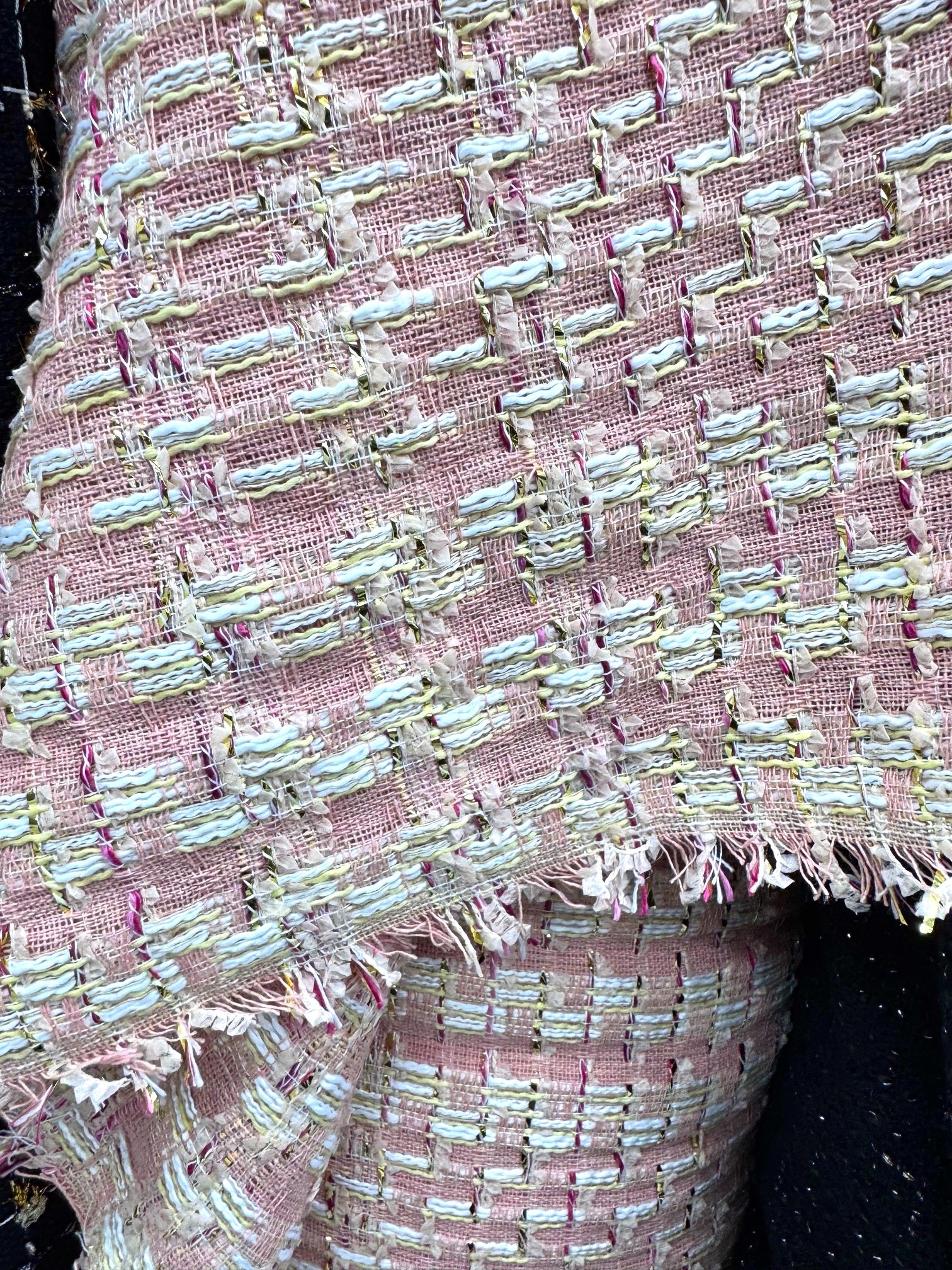 Stofa Tweed Cu Fir Lurex Auriu