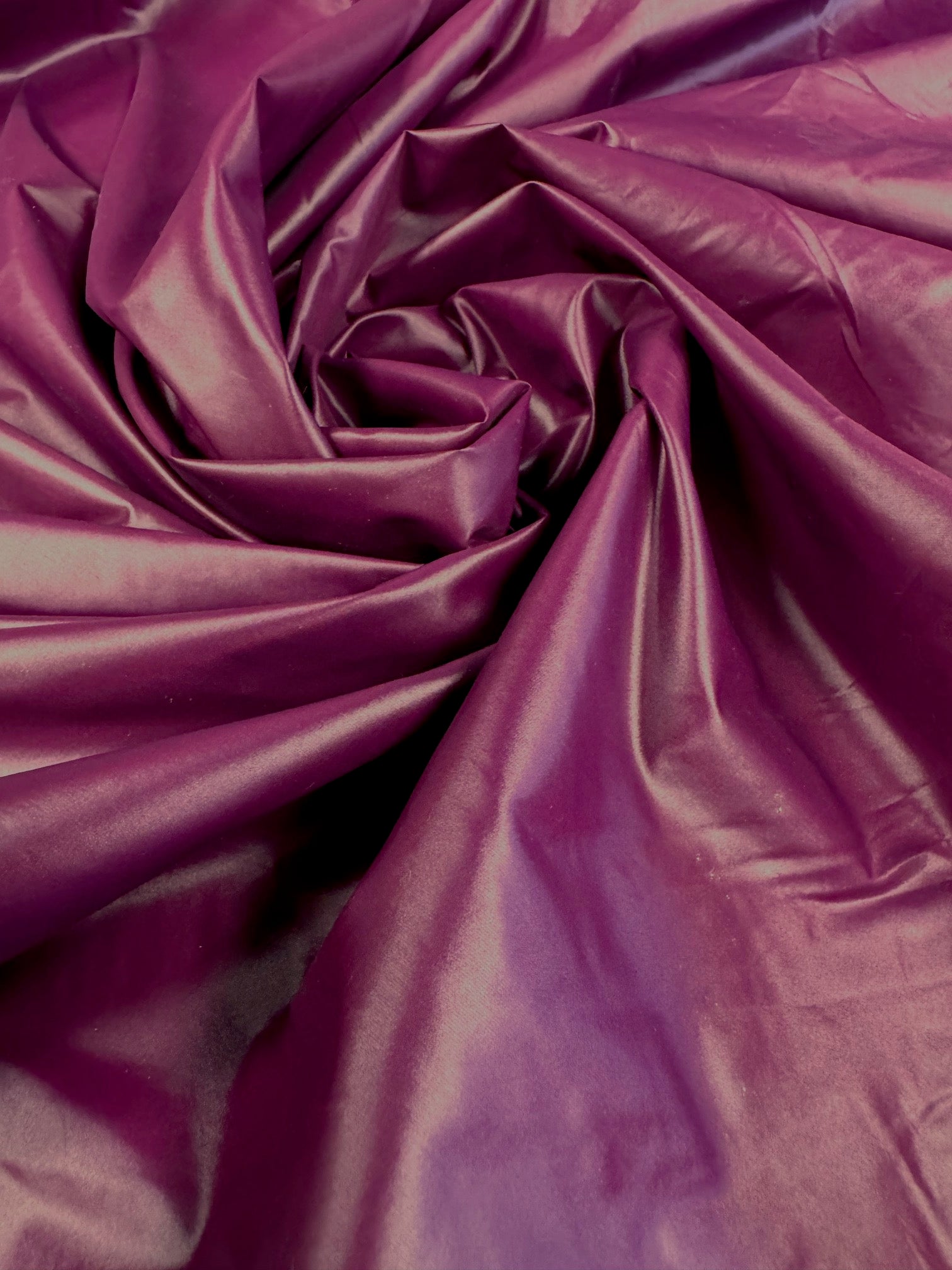 Fas Subtire Magenta Inchis