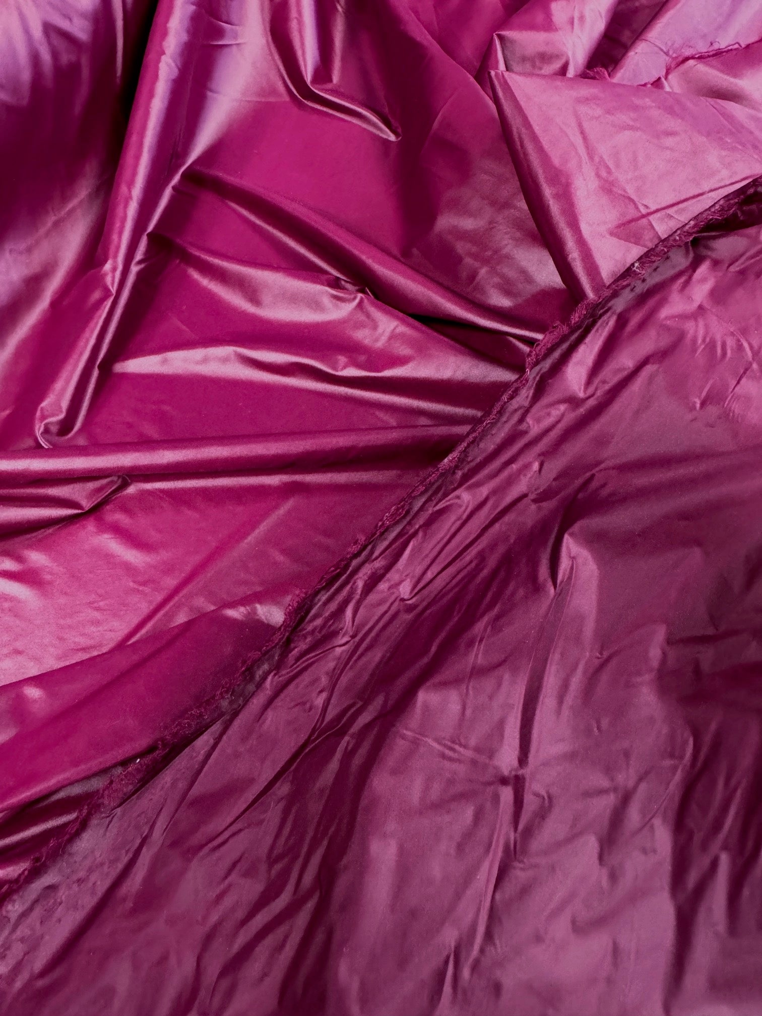 Fas Subtire Magenta Inchis