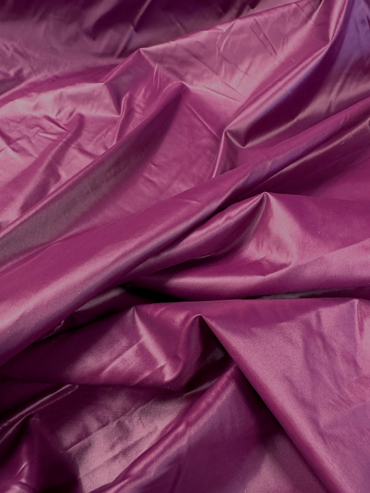 Fas Subtire Magenta Inchis