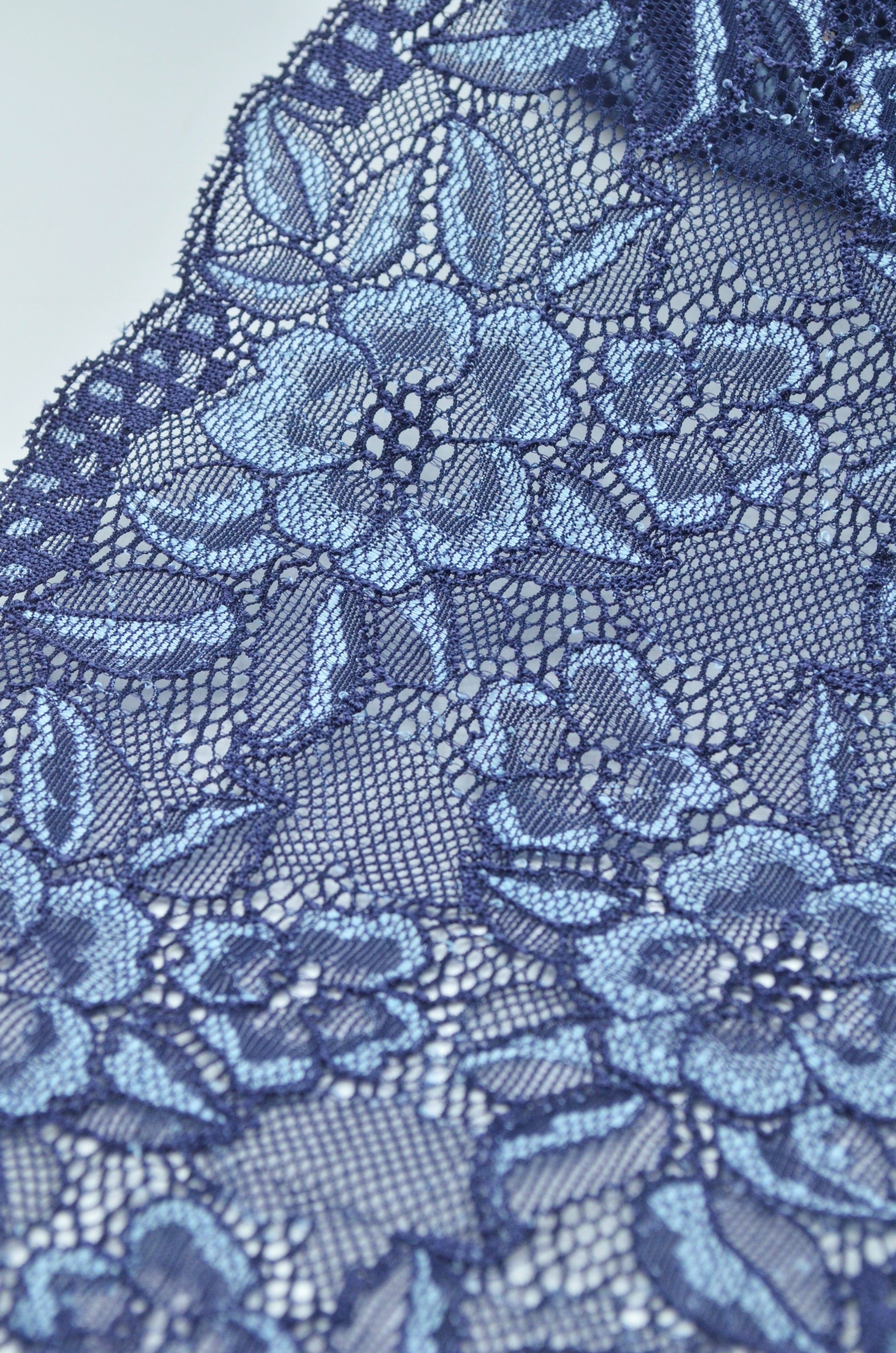 Dantela Elastica Mov Indigo 17cm